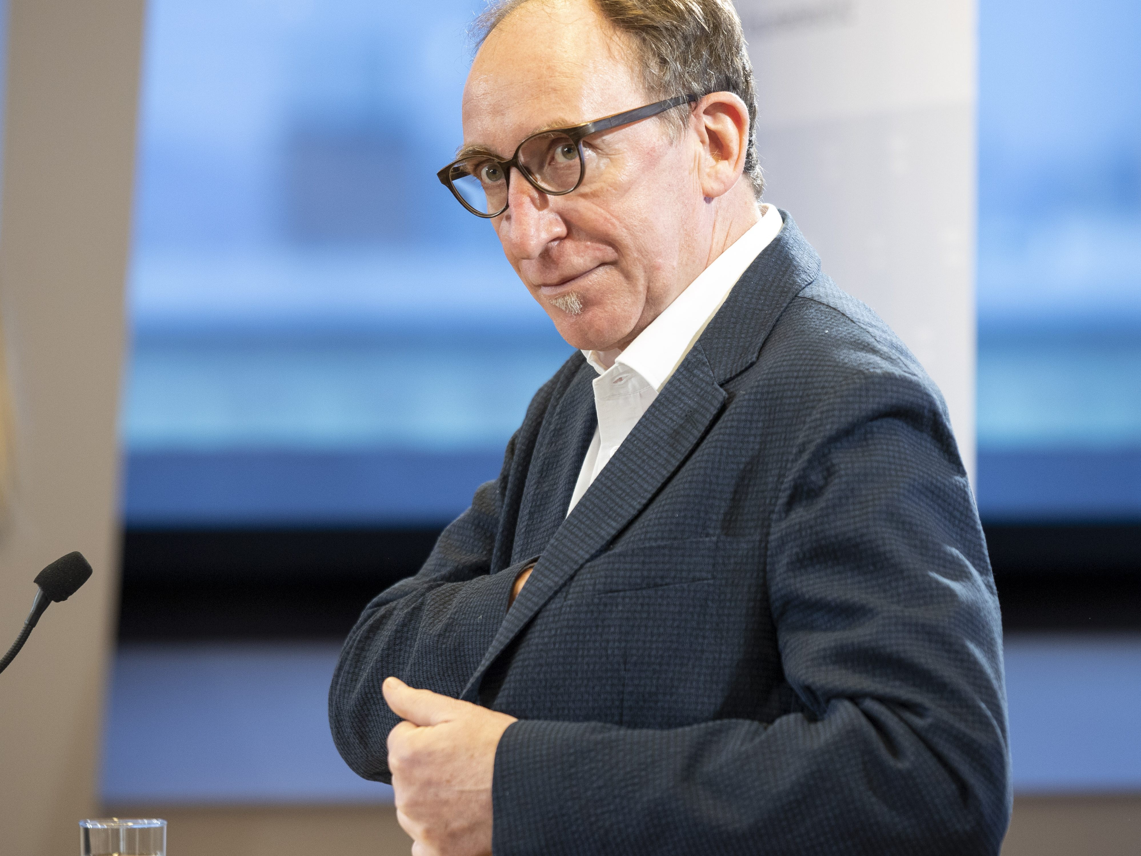 LIVE-Stream zur Corona-POK von Gesundheitsminister Rauch.