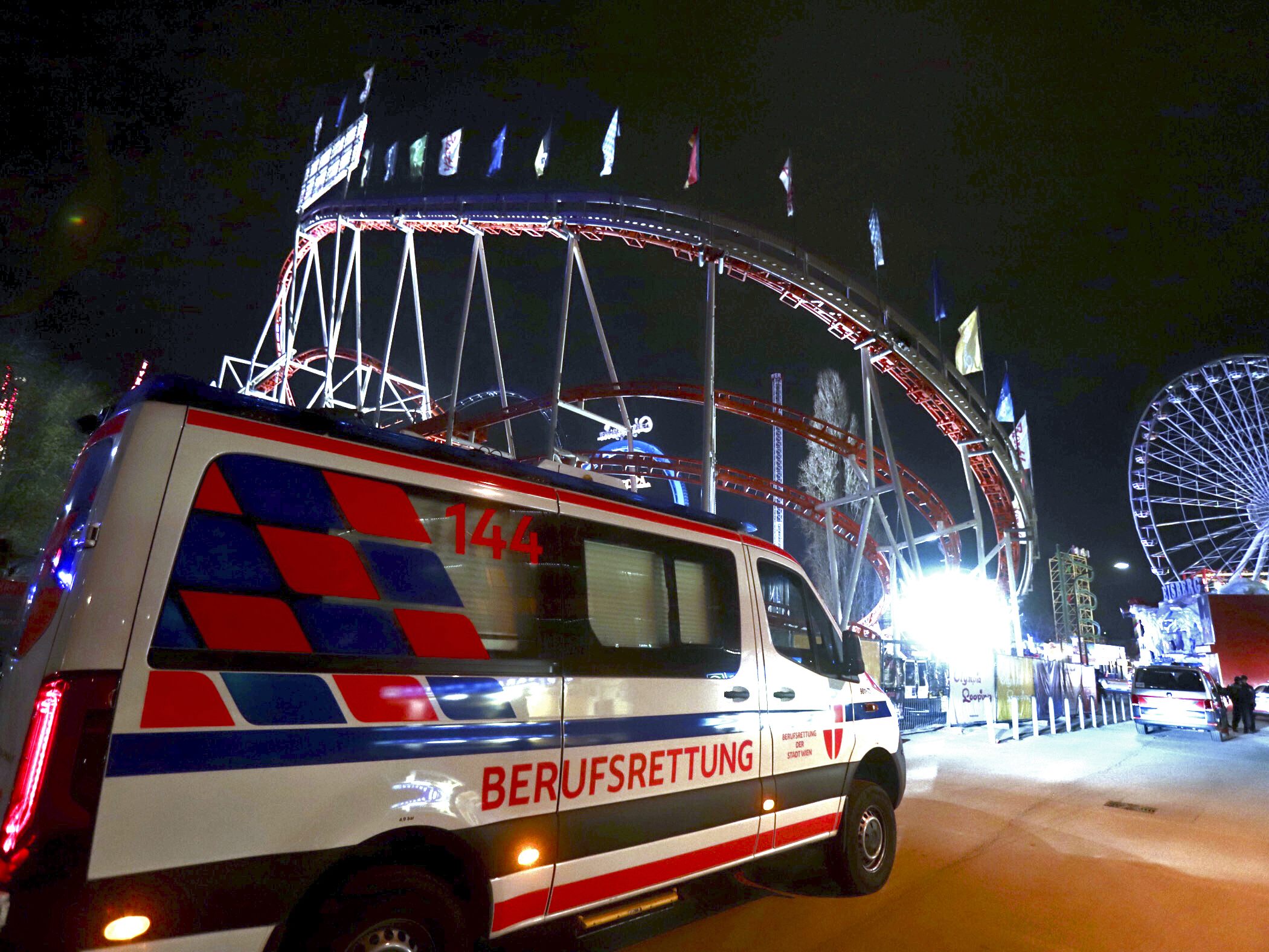 Am Dienstag ereignete sich im Wiener Prater ein tödlicher Unfall. Am Dienstag ereignete sich im Wiener Prater ein tödlicher Unfall.