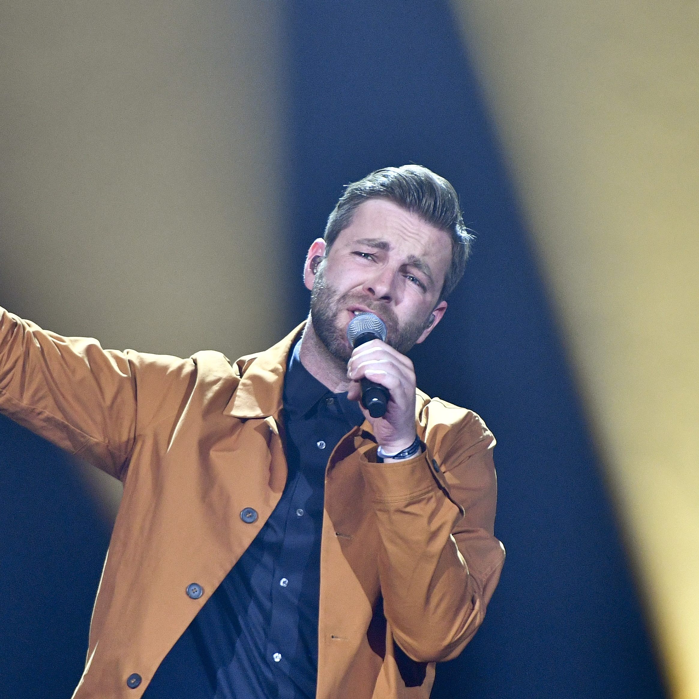 Starmania, die Amadeus Awards und die Freundschaft mit Bernhard Speer sind Thema im Interview mit Josh. Inzwischen gibt es schlechte Corona-News zu dem Sänger.