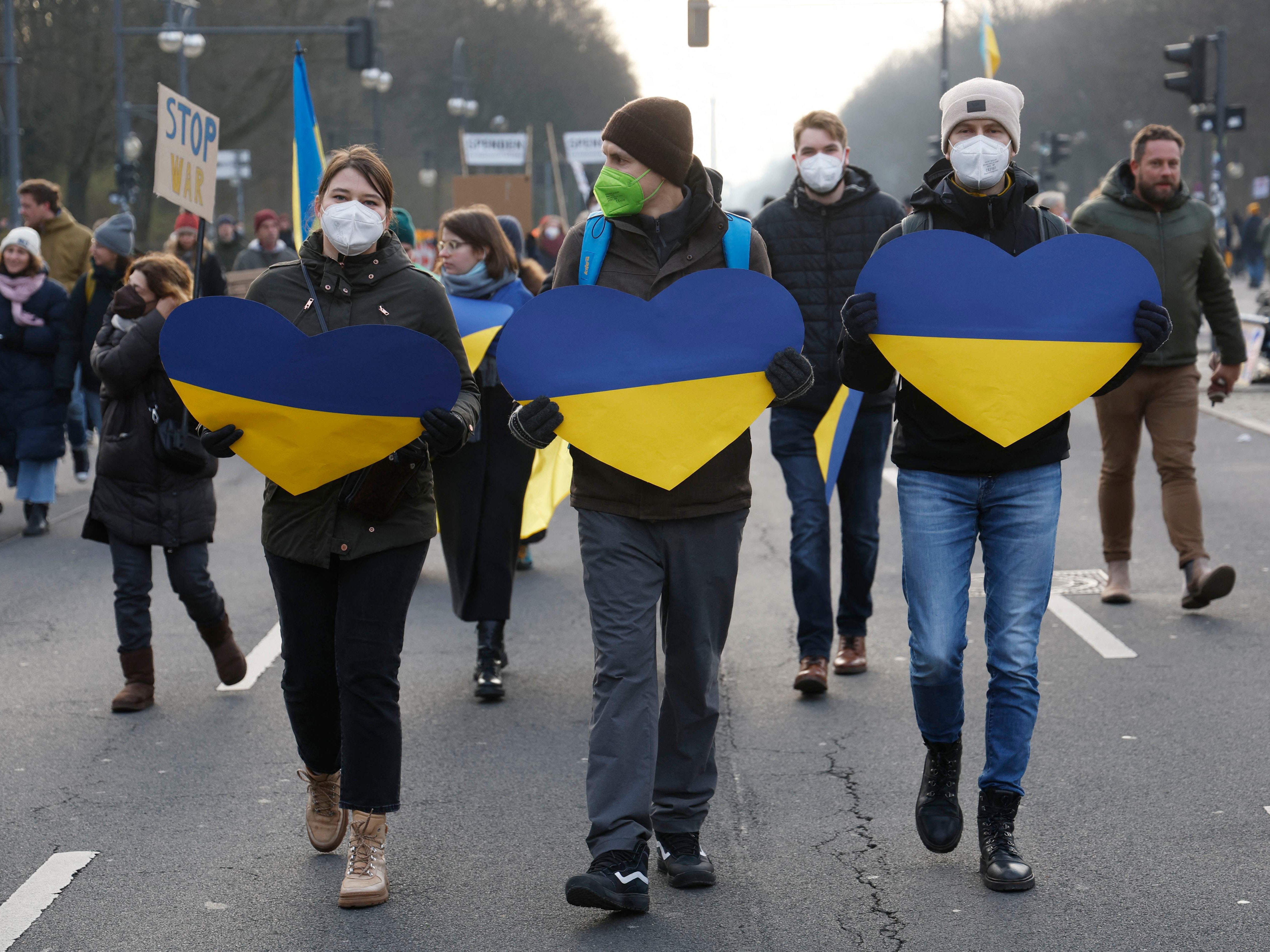 Überall auf der Welt - wie etwa hier in Berlin - wird aktuell für Frieden in der Ukraine demonstriert - am Freitag findet eine Großdemo in Wien statt Überall auf der Welt - wie etwa hier in Berlin - wird aktuell für Frieden in der Ukraine demonstriert - am Freitag findet eine Großdemo in Wien statt