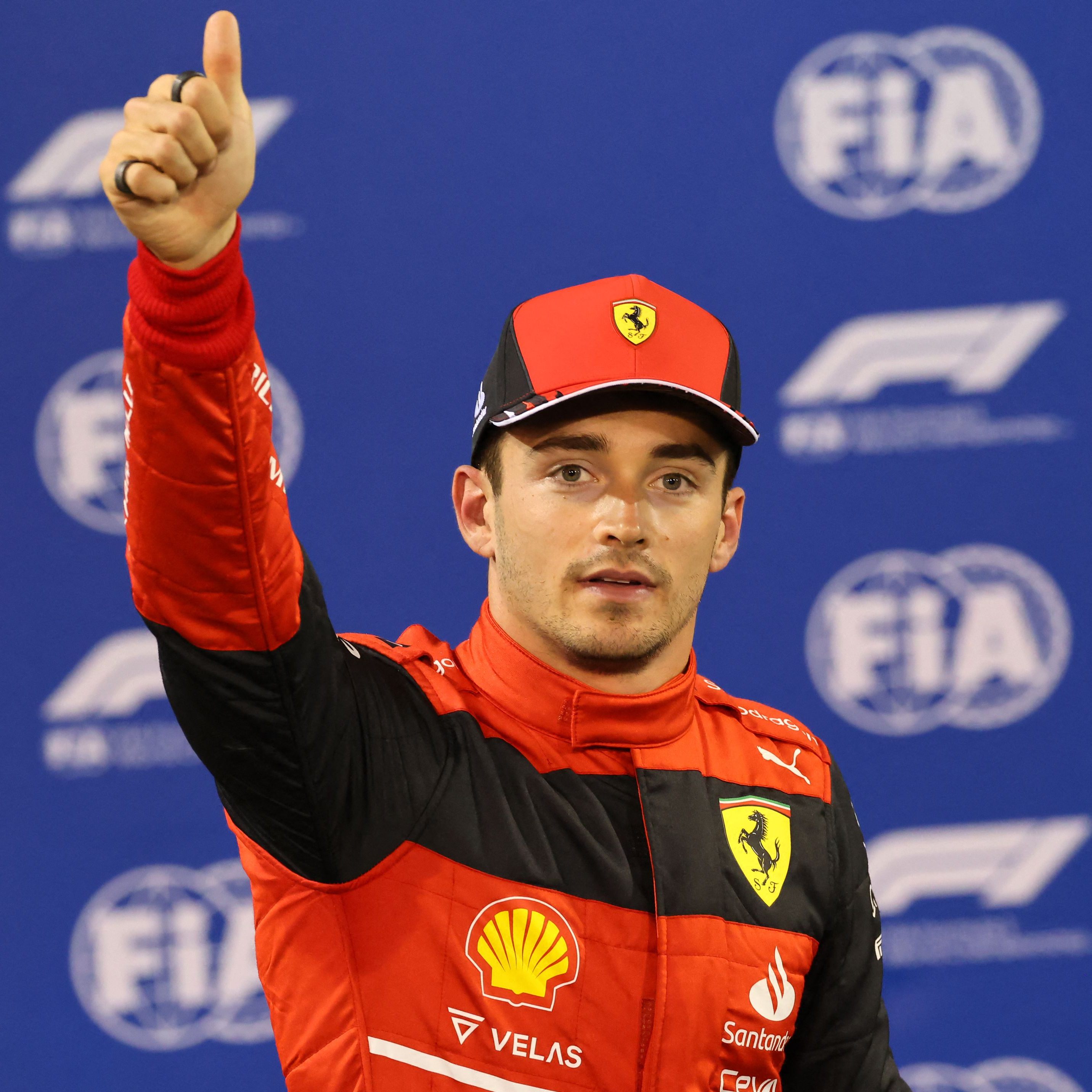 Charles Leclerc hat sich die erste Pole Position der Saison gesichert.