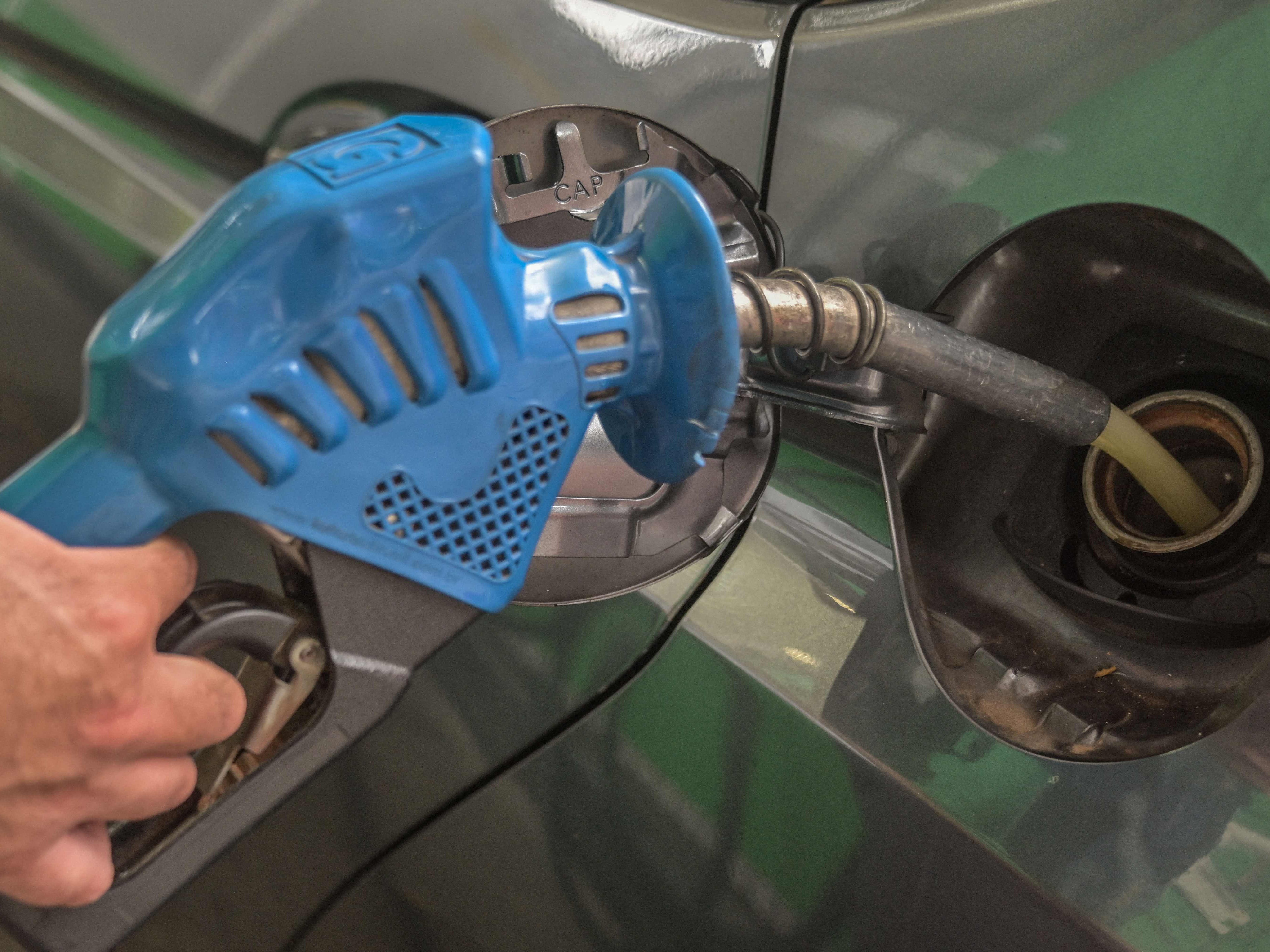 Die Preisschwankungen bei Öl bleiben weiter hoch.