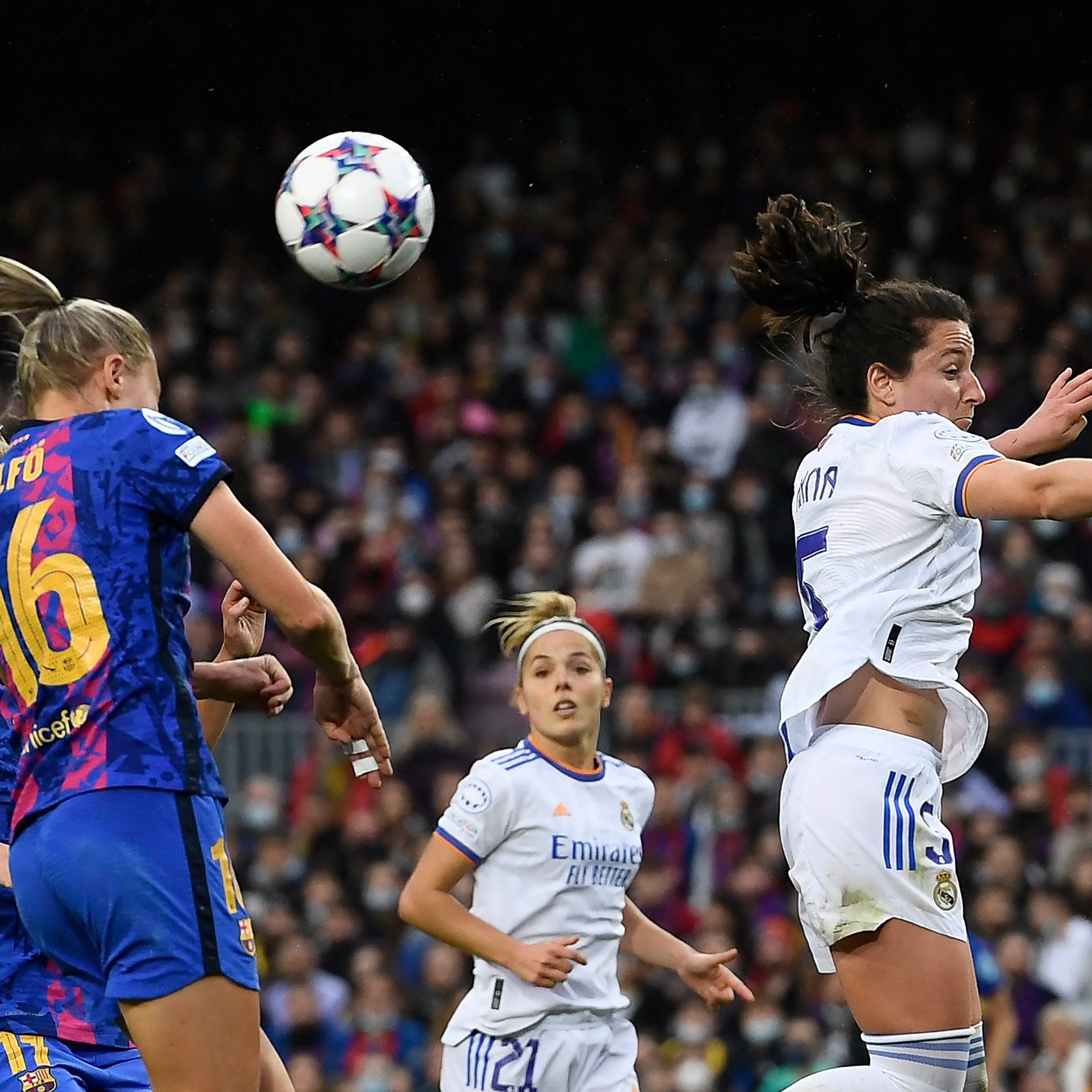 Katalaninnen bezwingten die Hauptstädterinnen