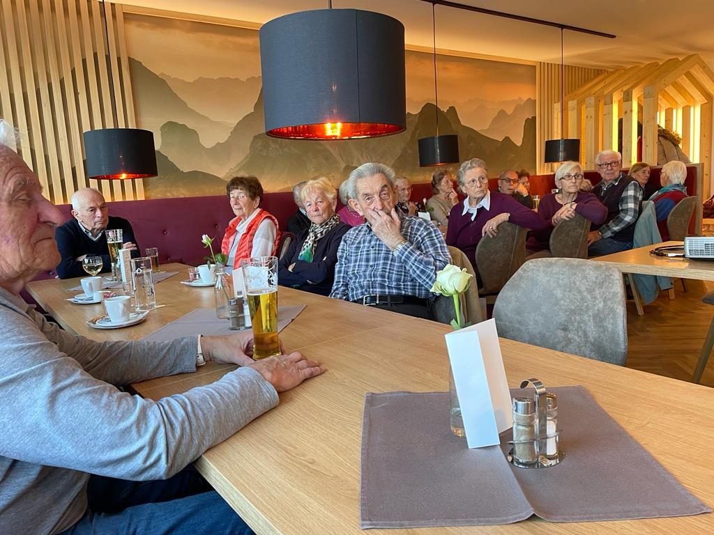 Interessiert verfolgten die PVÖ-Mitglieder den Ausführungen zur Steuererklärung. Interessiert verfolgten die PVÖ-Mitglieder den Ausführungen zur Steuererklärung.