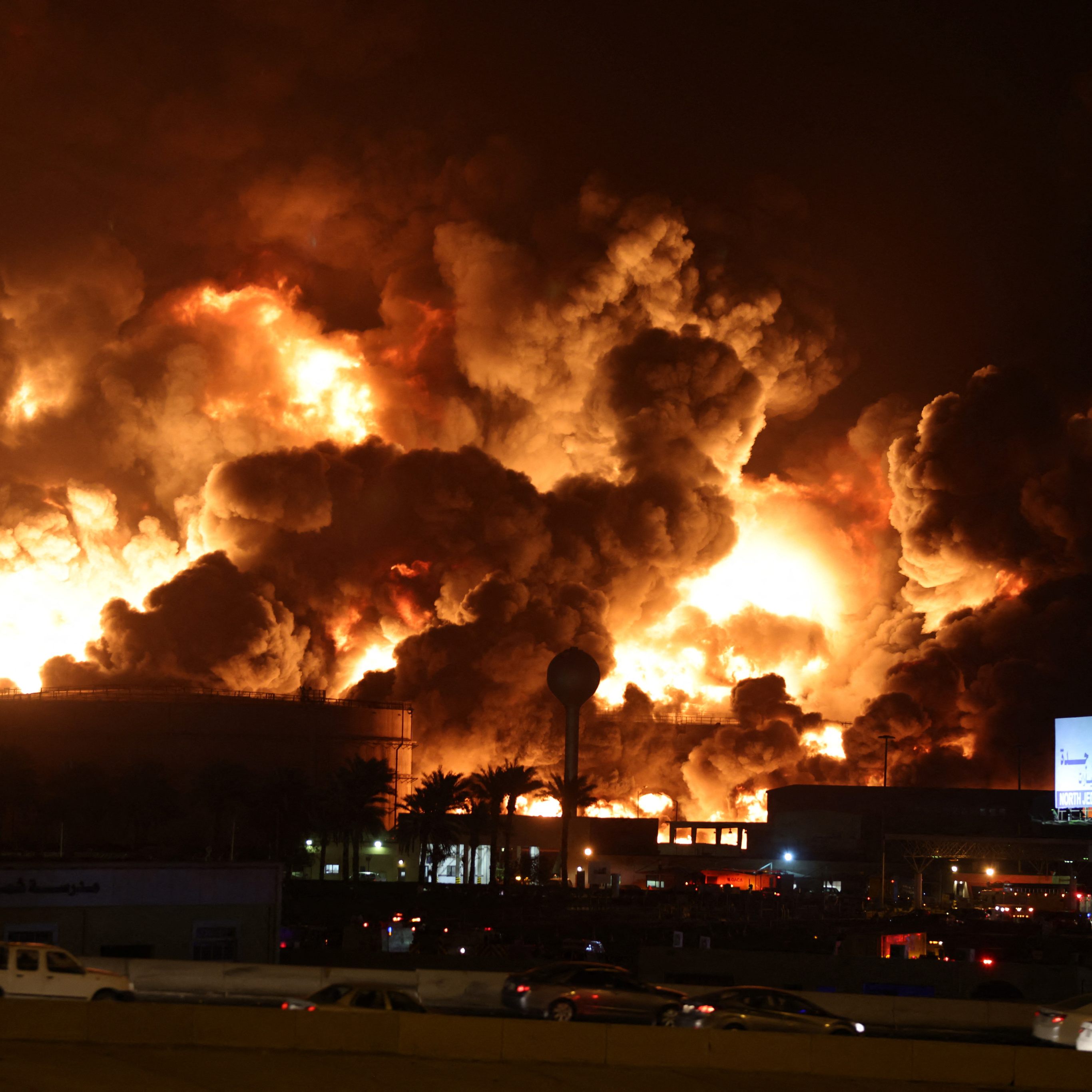 Jemenitische Huthi-Rebellen nahmen erneut Öltank ins Visier - Sorge um die Sicherheit des F1-Tross.