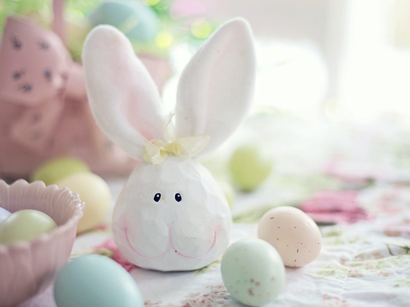 Bunte Osterdeko und vieles mehr gibt es beim Ostermarkt und Flohmarkt der Kinder-Krebshilfe WIEN-NÖ-BGLD Bunte Osterdeko und vieles mehr gibt es beim Ostermarkt und Flohmarkt der Kinder-Krebshilfe WIEN-NÖ-BGLD