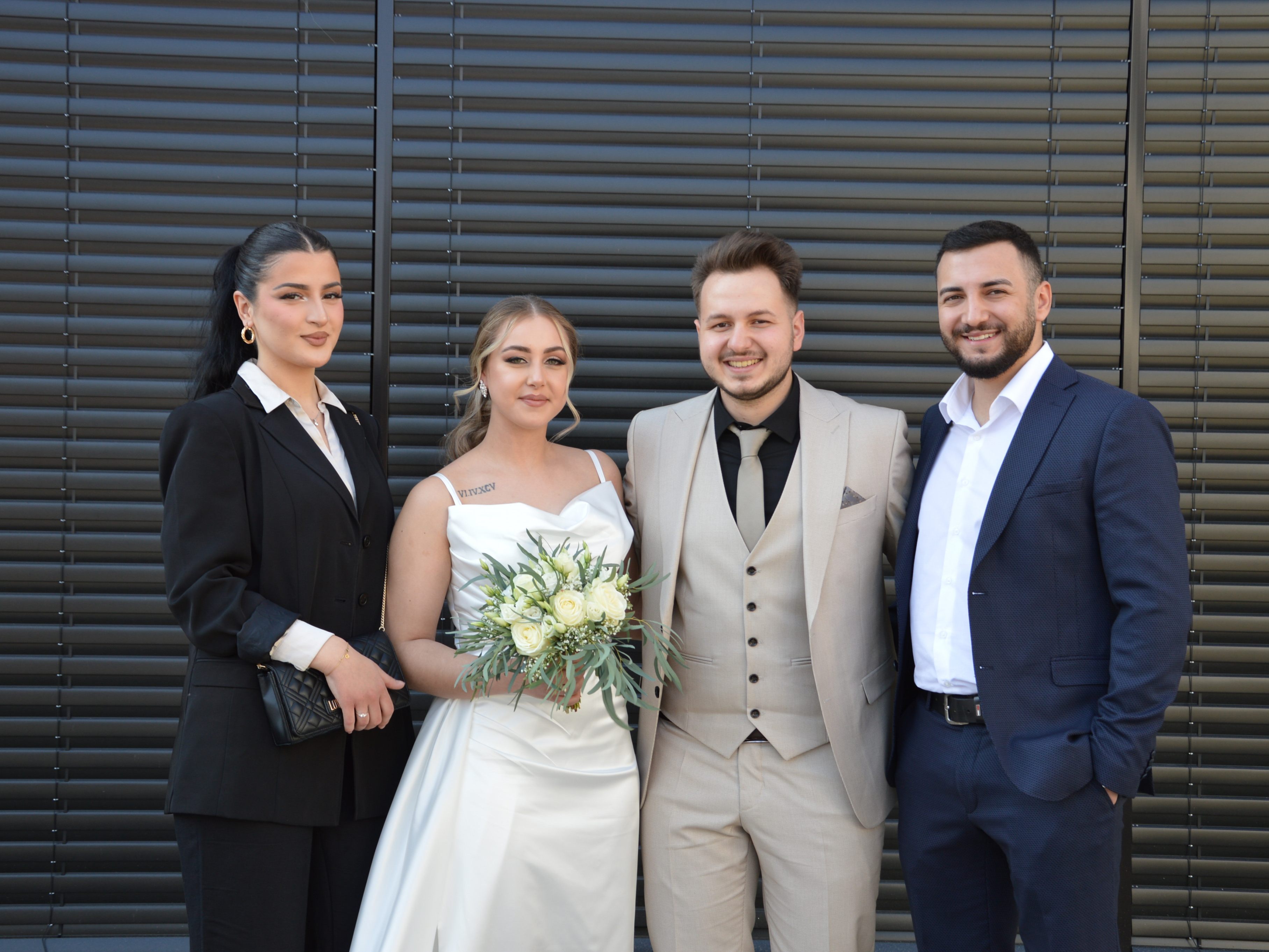 Selin Günes und Ömür Uslu haben geheiratet. Selin Günes und Ömür Uslu haben geheiratet.