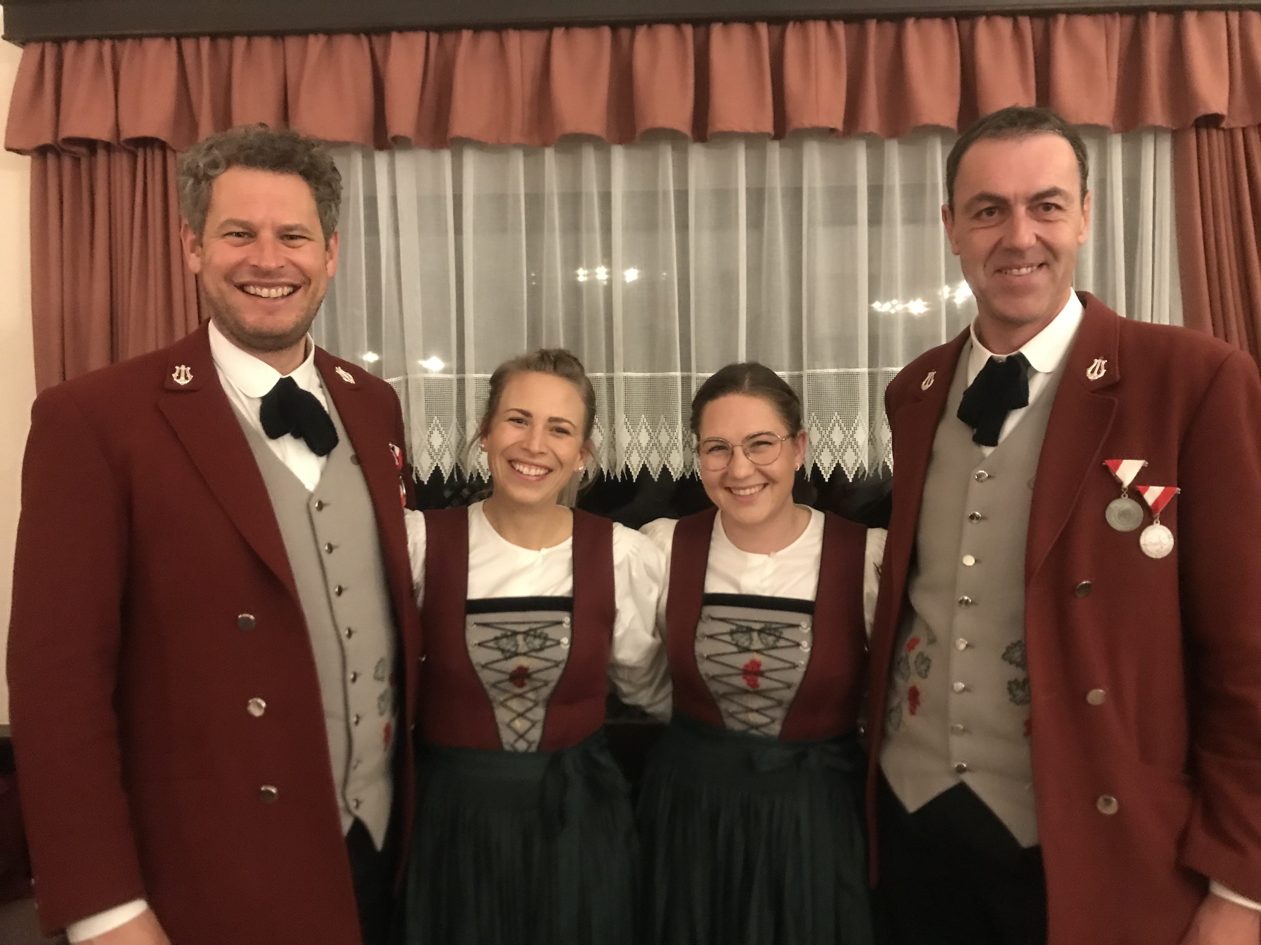 Der neue Vorstand der SHM Nüziders: v.l.n.r. Obmann Markus Comploj, Obmannstellvertreterin Miriam Battlogg, Schriftführerin Melanie Wüschner, Kassier Jürgen Melk Der neue Vorstand der SHM Nüziders: v.l.n.r. Obmann Markus Comploj, Obmannstellvertreterin Miriam Battlogg, Schriftführerin Melanie Wüschner, Kassier Jürgen Melk