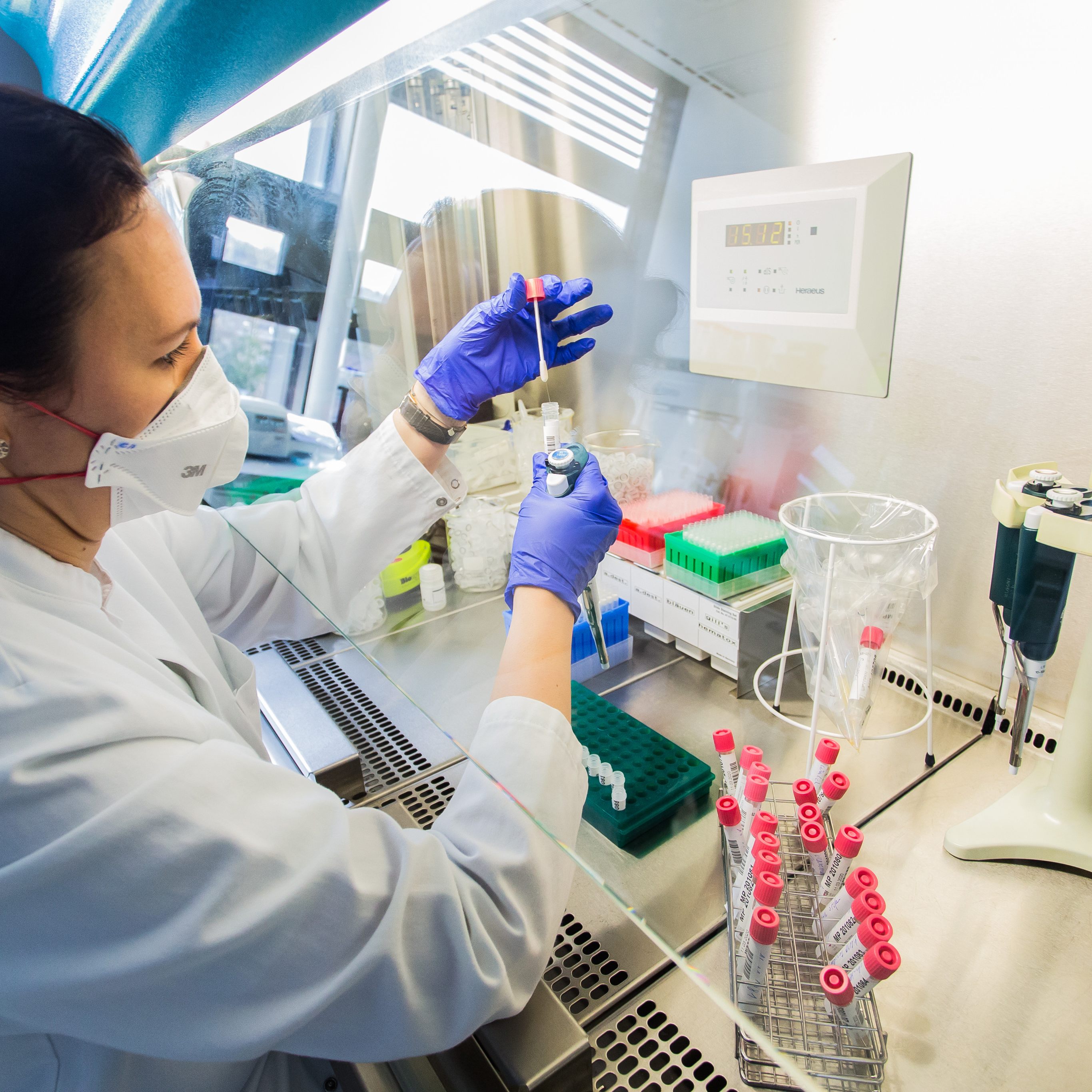 Am Freitag wurden in Vorarlberg 2.012 Corona-Neuinfektionen verzeichnet.