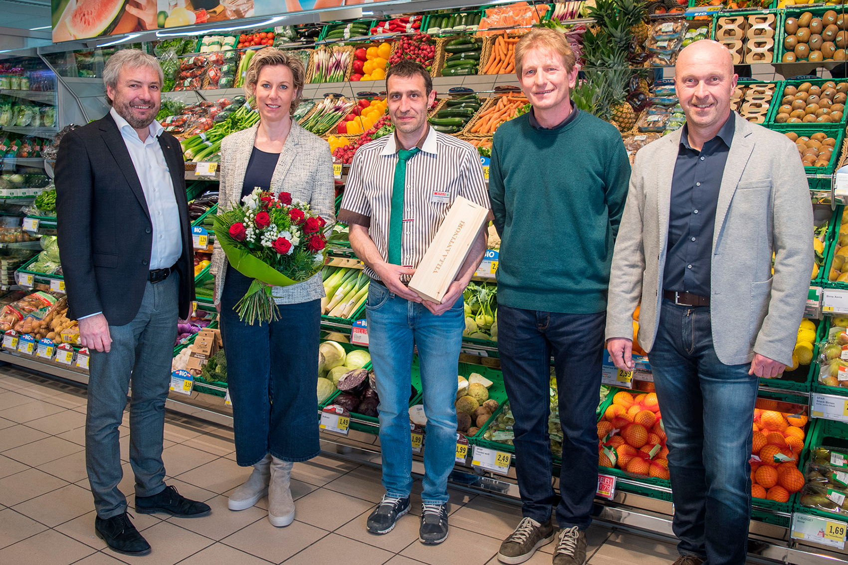 Vertriebsleiter Einzelhandel Thomas Schwärzler, Geschäftsführerin SPAR Vorarlberg Carina Pollhammer, SPAR-Kaufmann Franz Berchtold, Bürgermeister Bernhard Kleber, SPAR-Kaufmann Klaus Kramer