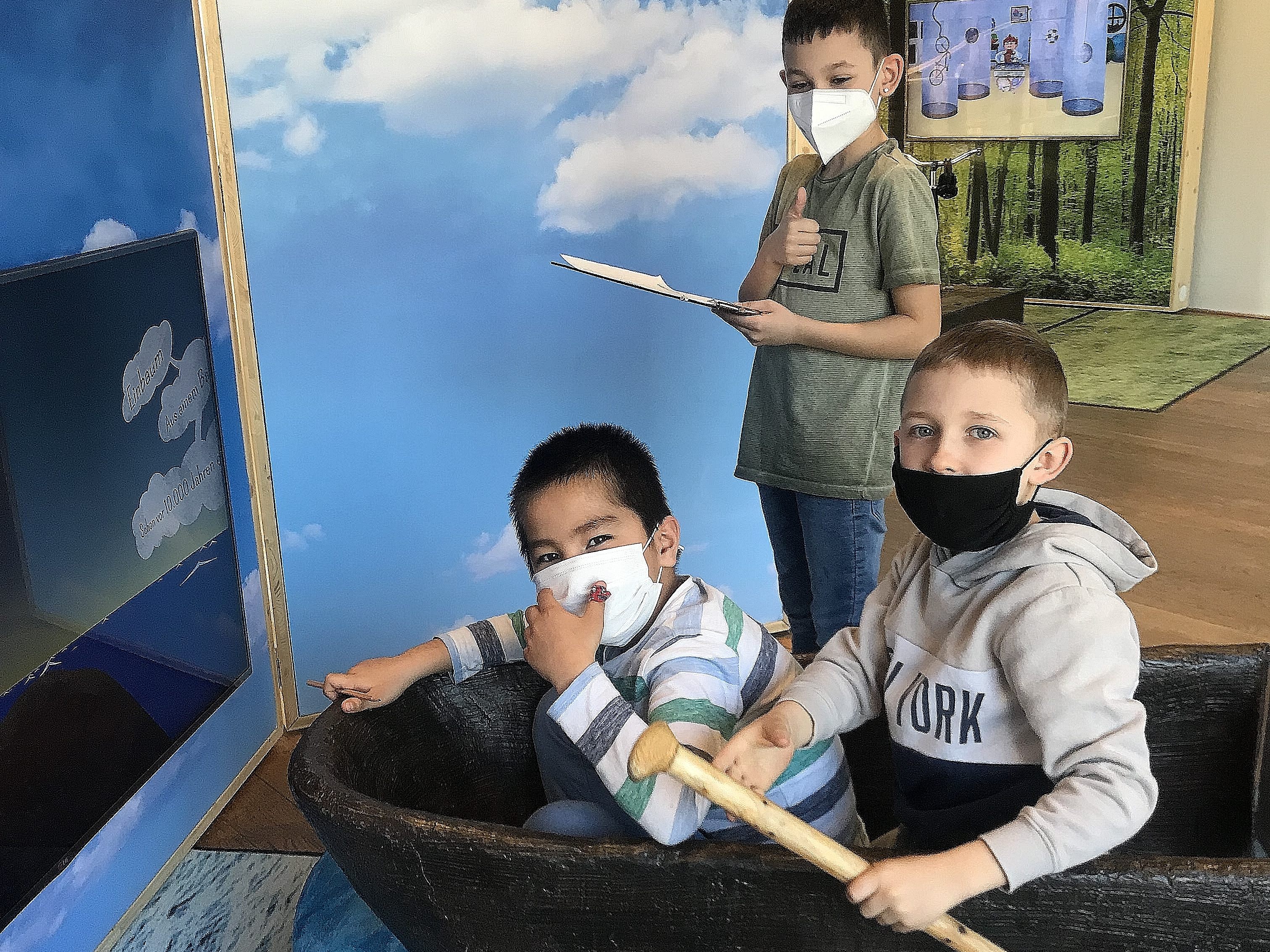 Mitmachen war für die 2b Schüler der VS Leopold bei der Tüftler-Ausstellung in der inatura gefragt. Mitmachen war für die 2b Schüler der VS Leopold bei der Tüftler-Ausstellung in der inatura gefragt.