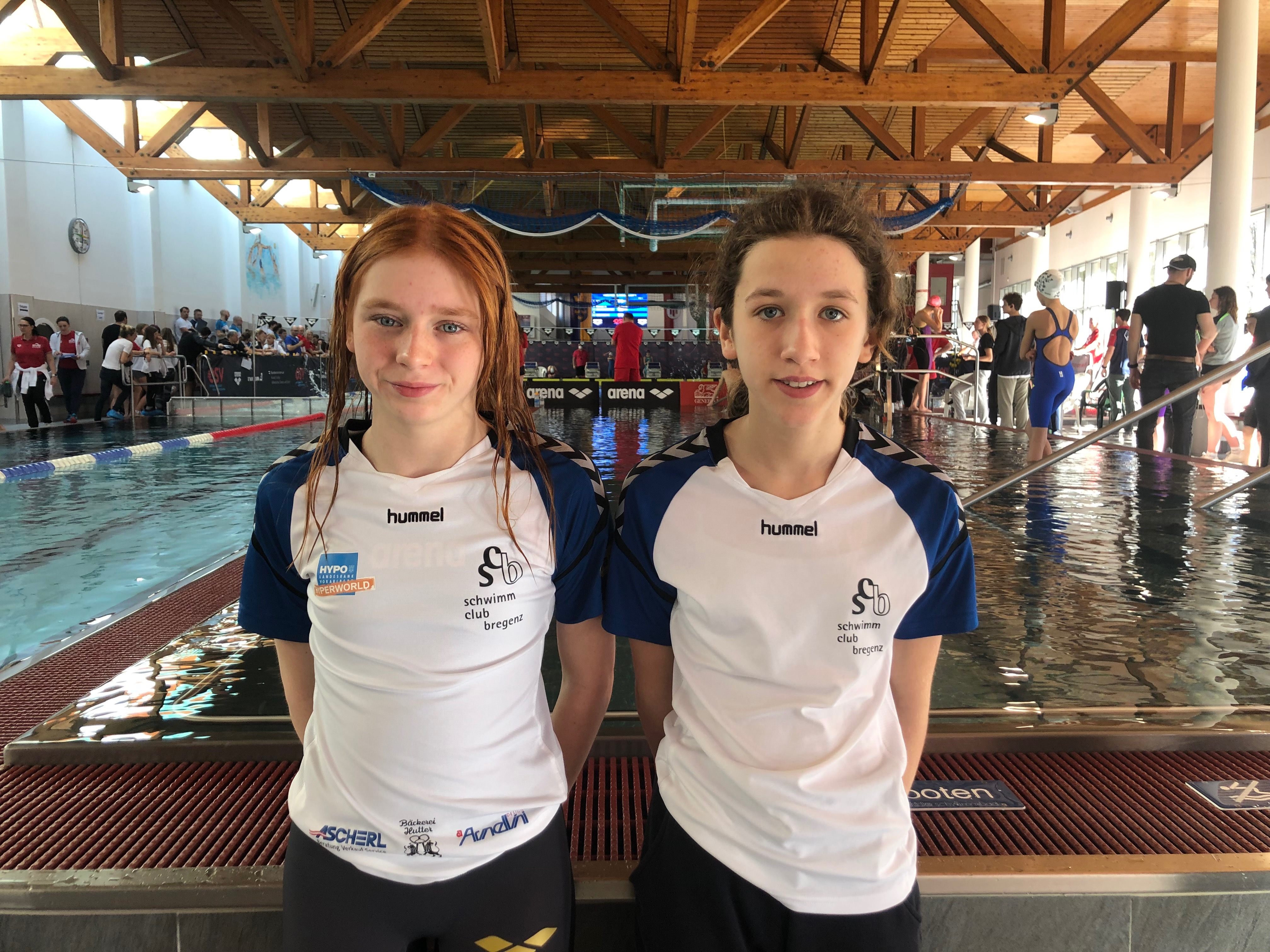Anabel und Maria im Sportzentrum Rif