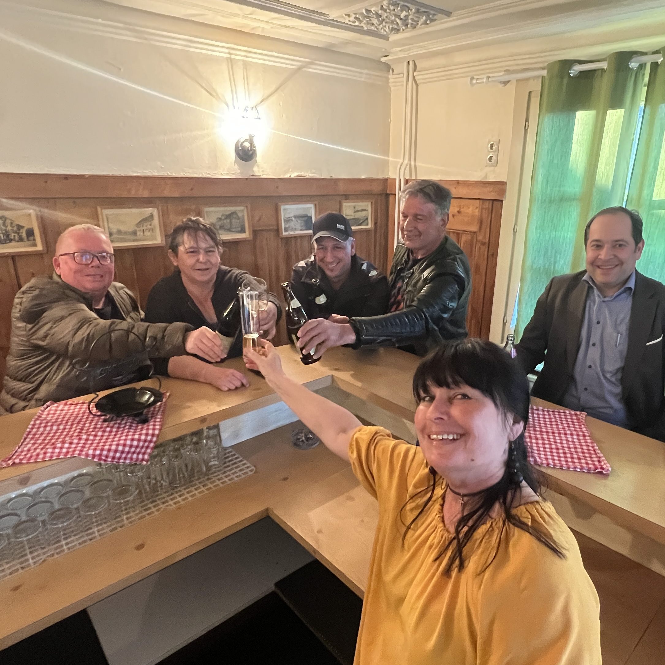 Die Stammgäste der Frastanzer Weinstube freuen sich auf einen neuen Pächter.