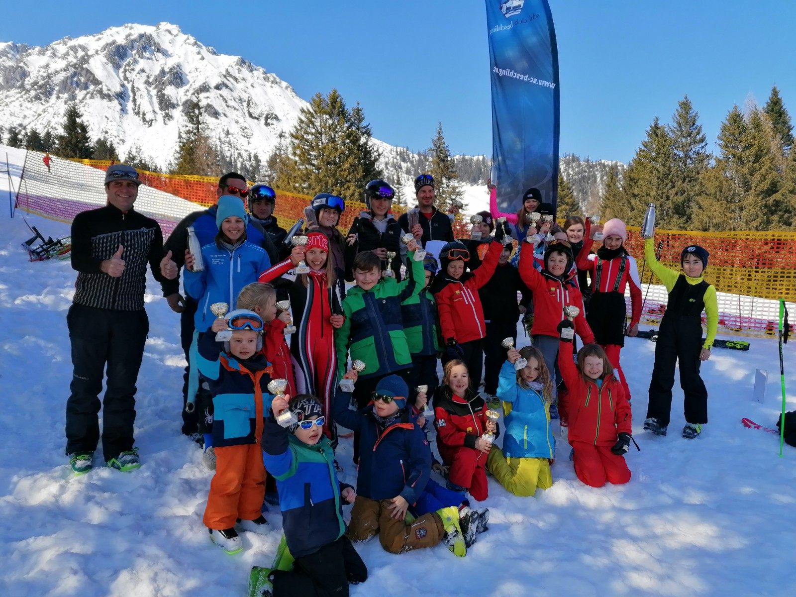Ein Gruppenfoto als Erinnerung. Ein Gruppenfoto als Erinnerung.