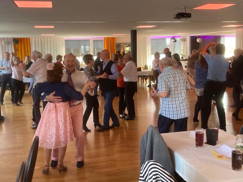 Gute Laune war beim PVÖ-Landestanz in Dornbirn garantiert.