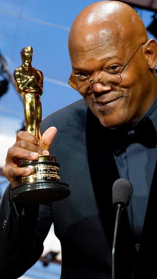 Hollywood-Superstar Samuel L. Jackson hat zwei Tage für der großen Gala einen Ehren-Oscar erhalten.