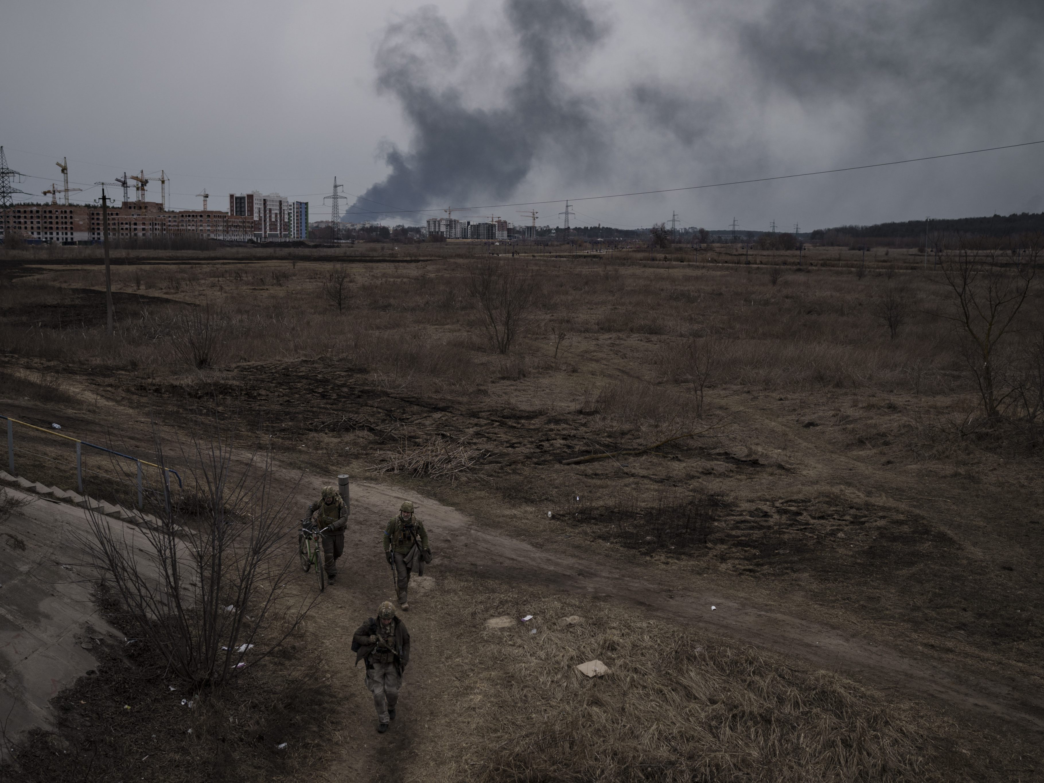 Ukrainische Armee berichtet von heftigen Kämpfen bei Kiew. Ukrainische Armee berichtet von heftigen Kämpfen bei Kiew.