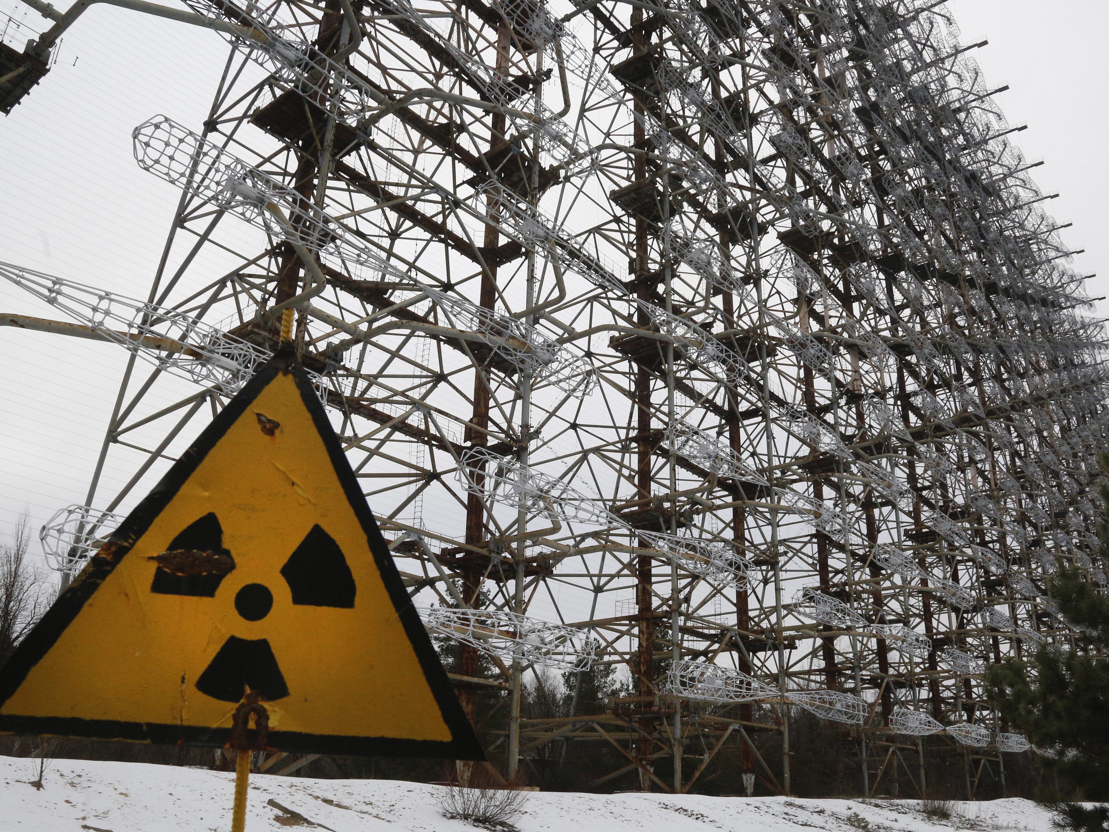 Russische Truppen bewegten sich im vertrahlten Gebiet ohne Schutzausrüstung. Russische Truppen bewegten sich im vertrahlten Gebiet ohne Schutzausrüstung.