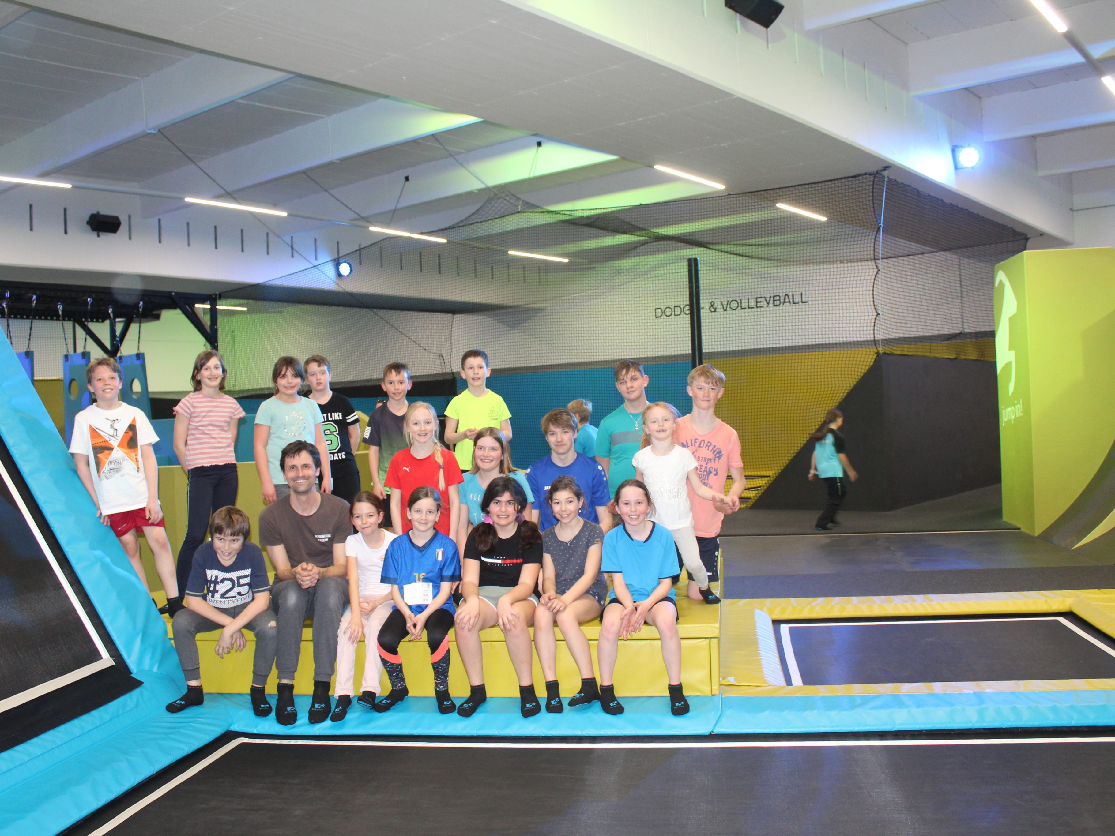 Ausflug in die Trampolinhalle Ausflug in die Trampolinhalle