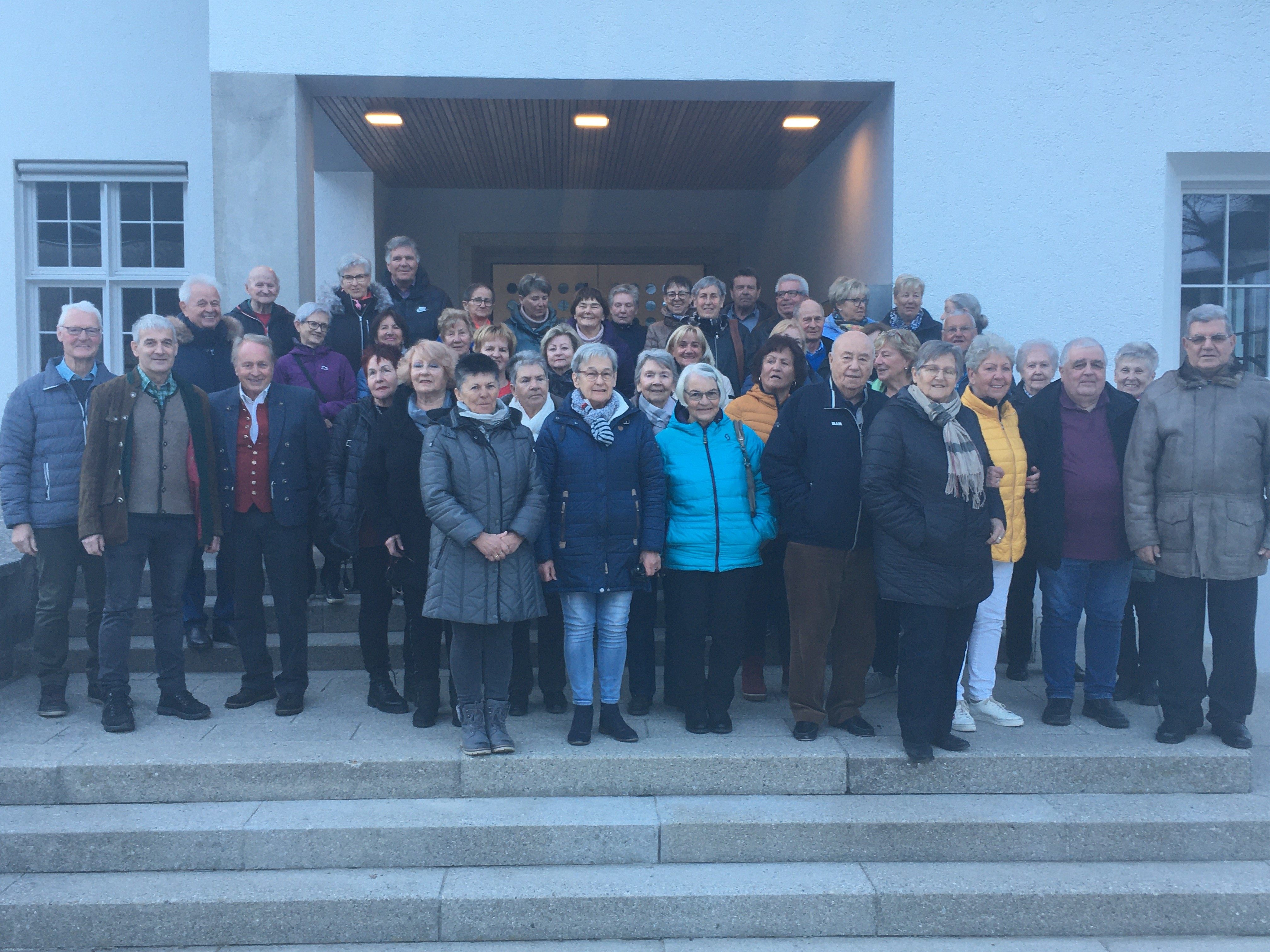 Die Teilnehmer der PVÖ-Wintertraumwoche nach dem Gottesdienst. Die Teilnehmer der PVÖ-Wintertraumwoche nach dem Gottesdienst.
