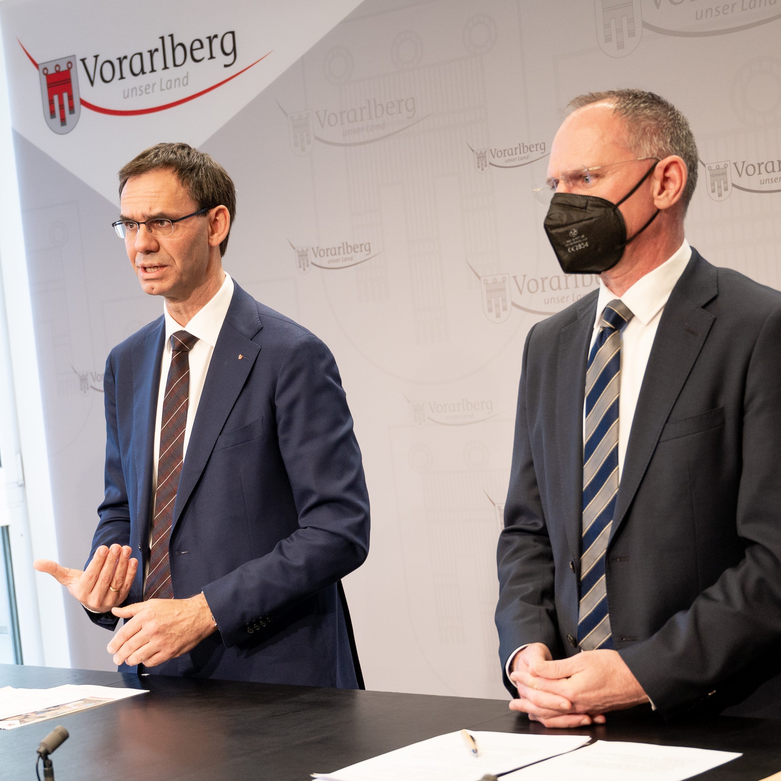 Arbeitsgespräch zur aktuellen Flüchtlingssituation mit Bundesminister Gerhard Karner im Landhaus