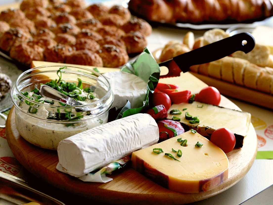 Schimmliger Käse: Wegwerfen oder wegschneiden?