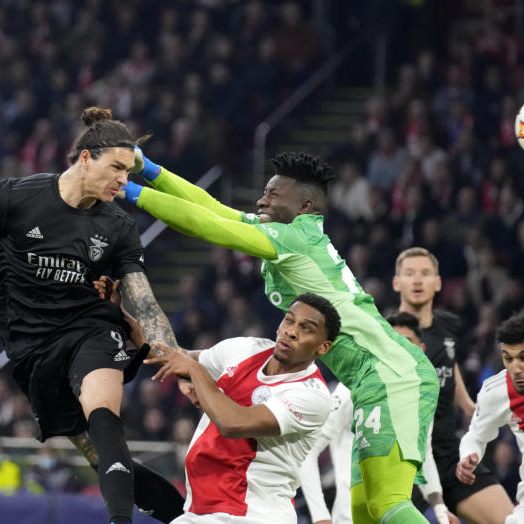 Nunez trifft per Kopf