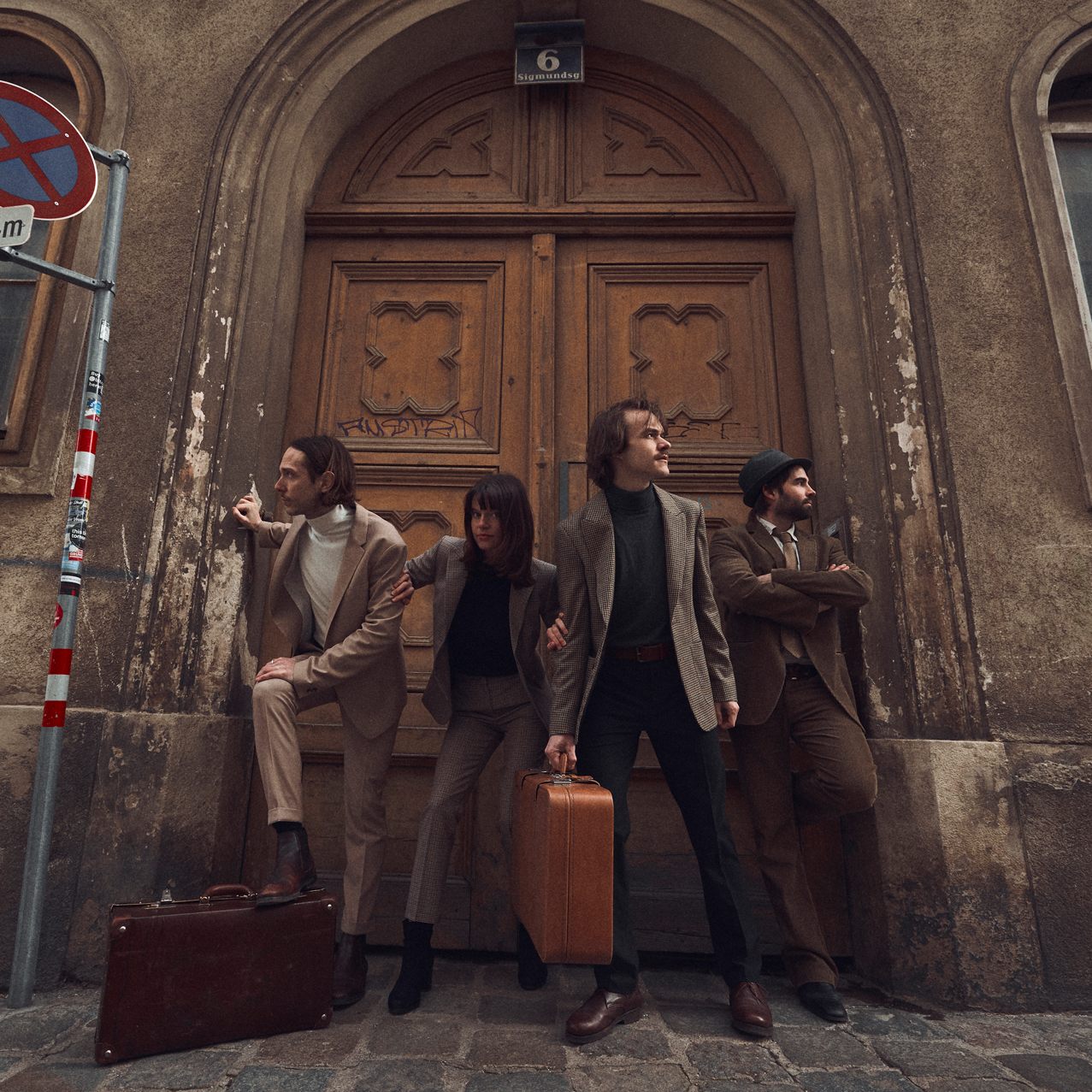 Die Band LOEWELOEWE veröffentlichte die neue Single "Stop Lift Stop".