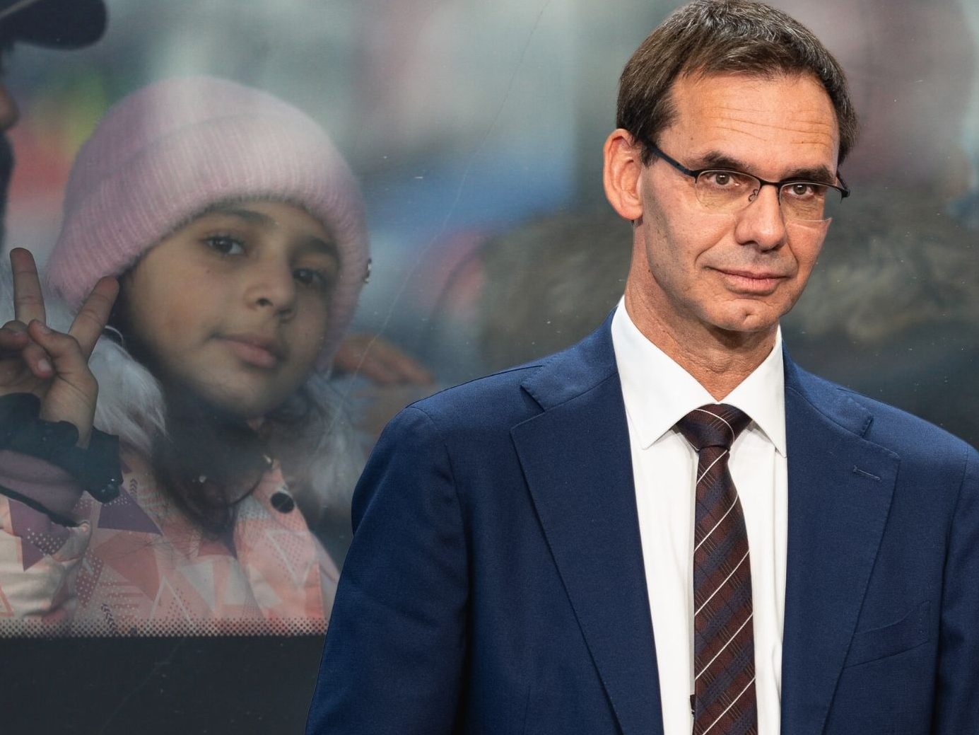 Flüchtlingsbewegung und mögliche Energieknappheit als Knackpunkte. Flüchtlingsbewegung und mögliche Energieknappheit als Knackpunkte.
