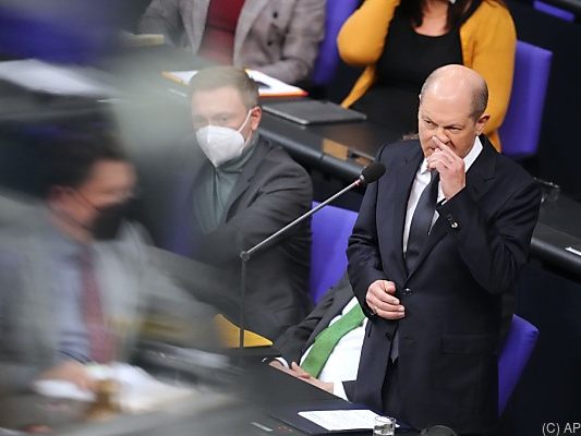 Erste große Niederlage für deutschen Kanzler Scholz Erste große Niederlage für deutschen Kanzler Scholz