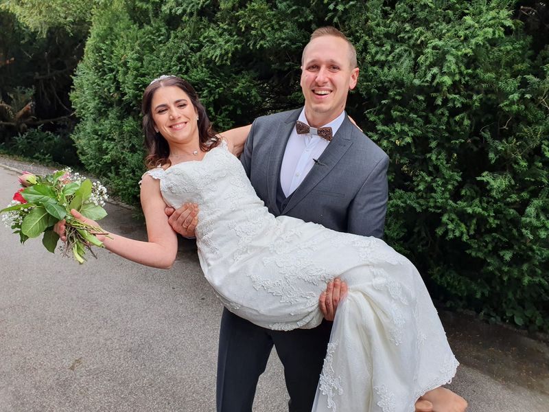 Elisabeth Bottesi und Christian Gruber haben geheiratet. Elisabeth Bottesi und Christian Gruber haben geheiratet.