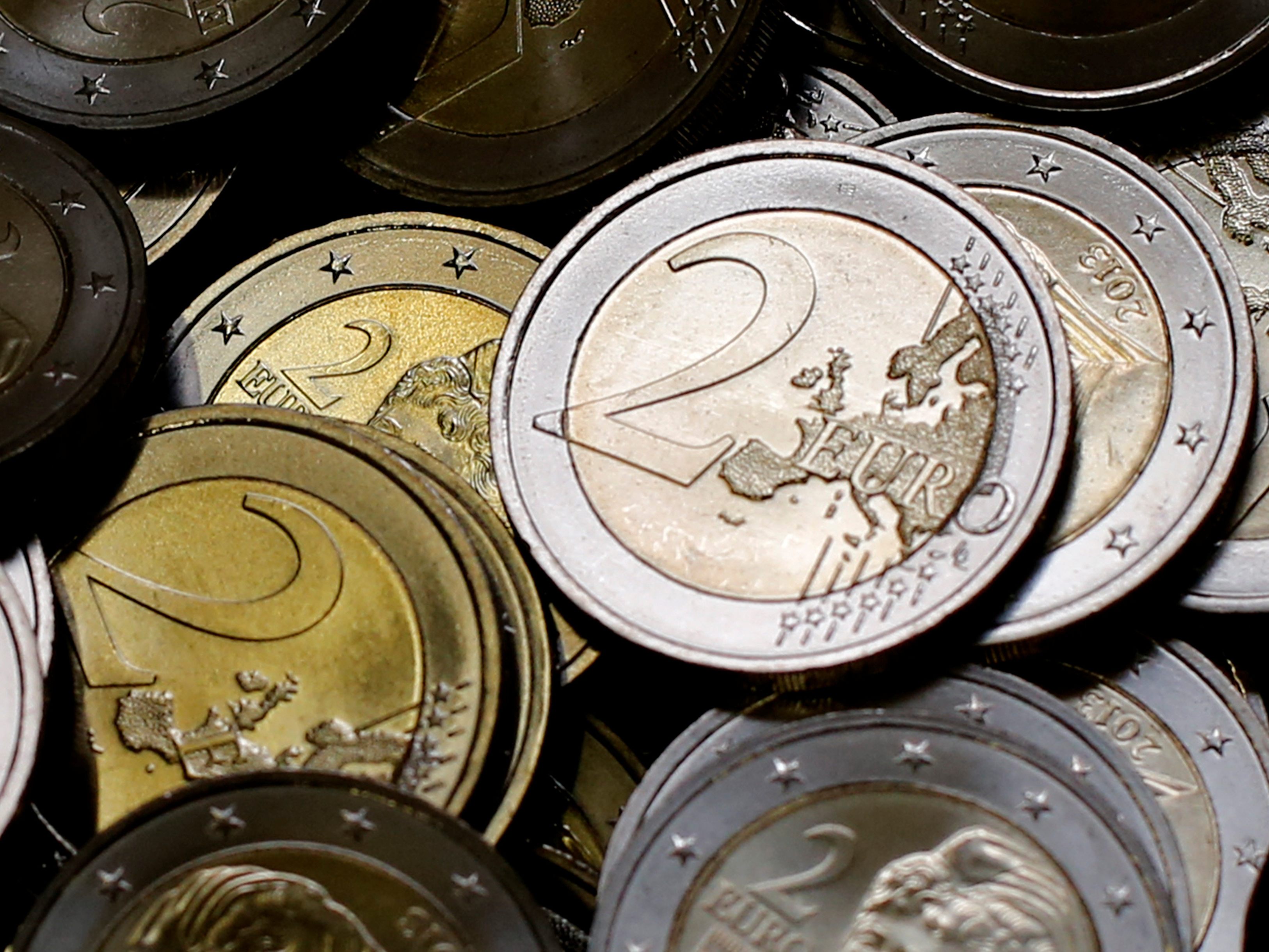 Der Reparaturbonus für alte Geräte startet bald. Teilnehmende Betriebe bekommen einen Teil der Reparatur-Bruttokosten zurück. Der Reparaturbonus für alte Geräte startet bald. Teilnehmende Betriebe bekommen einen Teil der Reparatur-Bruttokosten zurück.