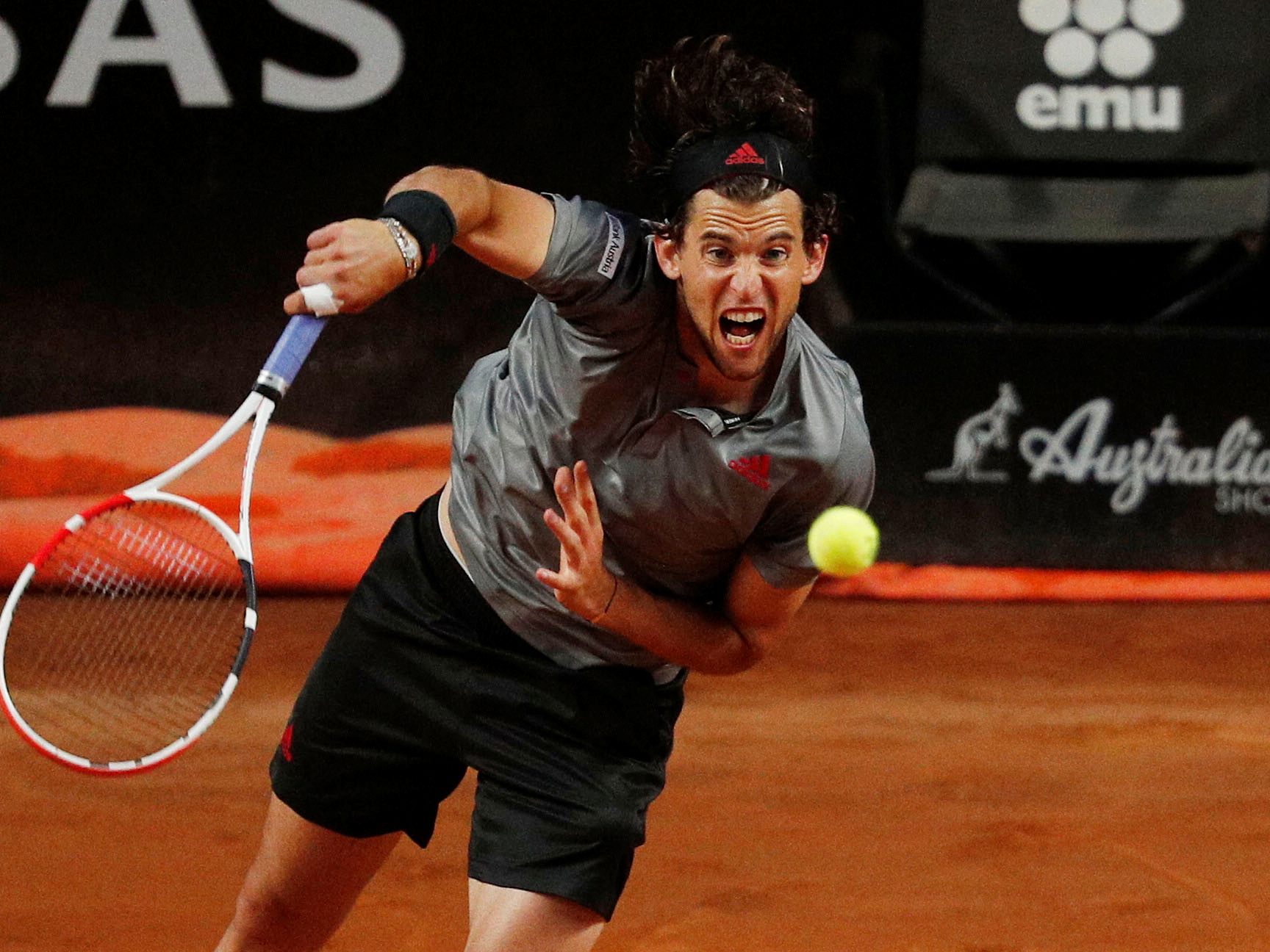 Tennis-Spieler Dominic Thiem darf sich über einen negativen Corona-Test freuen.