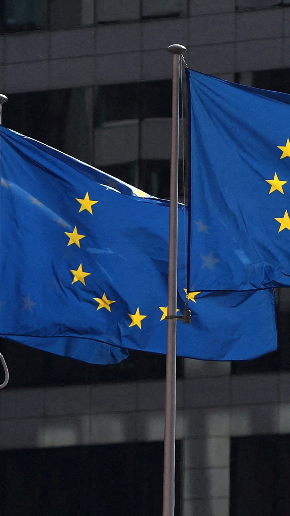 EU-Abgeordnete wollen ein Öl-Embargo gegen Russland so schnell wie möglich verwirklicht sehen.