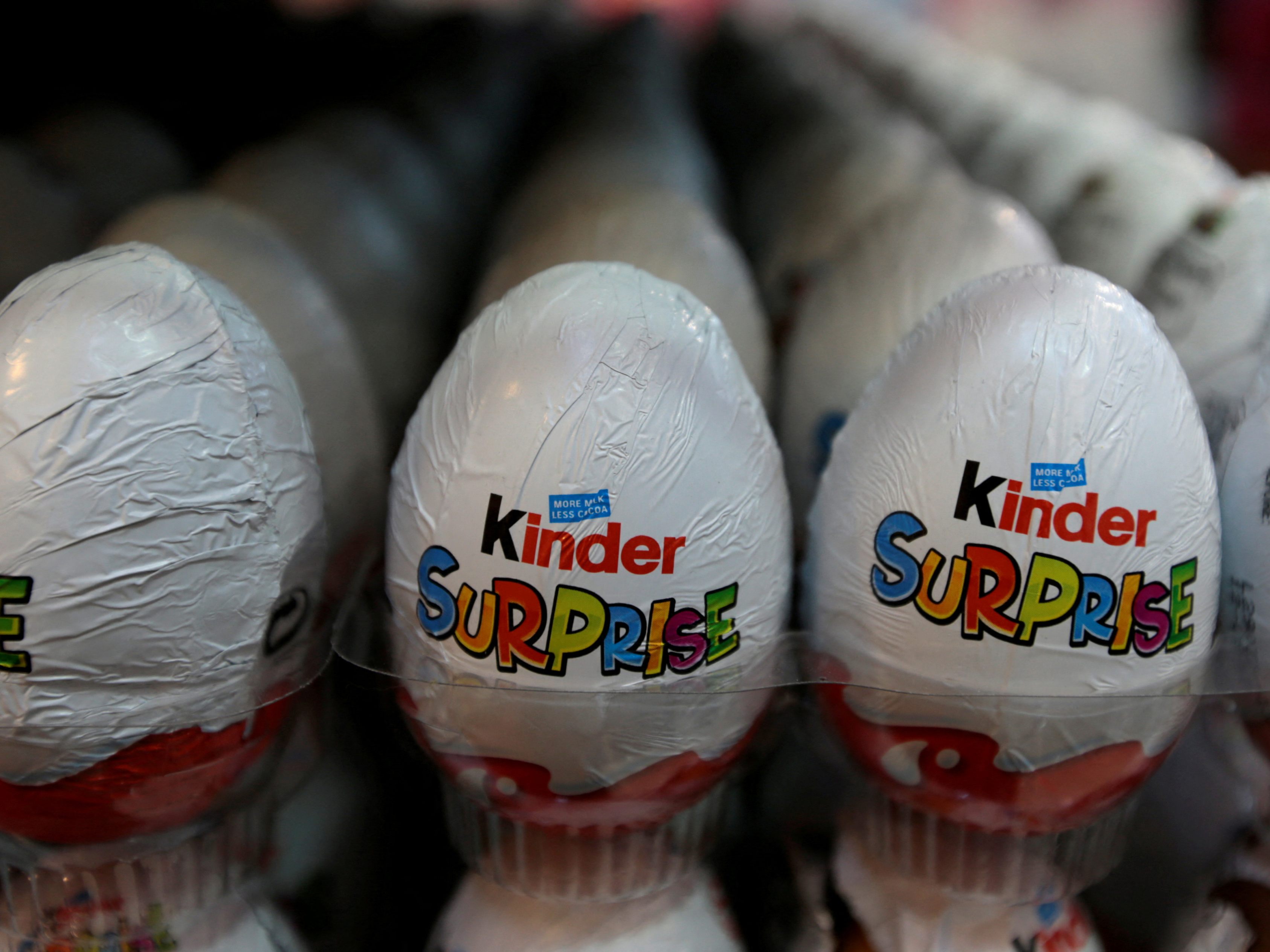 Salmonellen in Kinder-Schokolade: Ferrero räumte Fehler nach Fund ein. Salmonellen in Kinder-Schokolade: Ferrero räumte Fehler nach Fund ein.