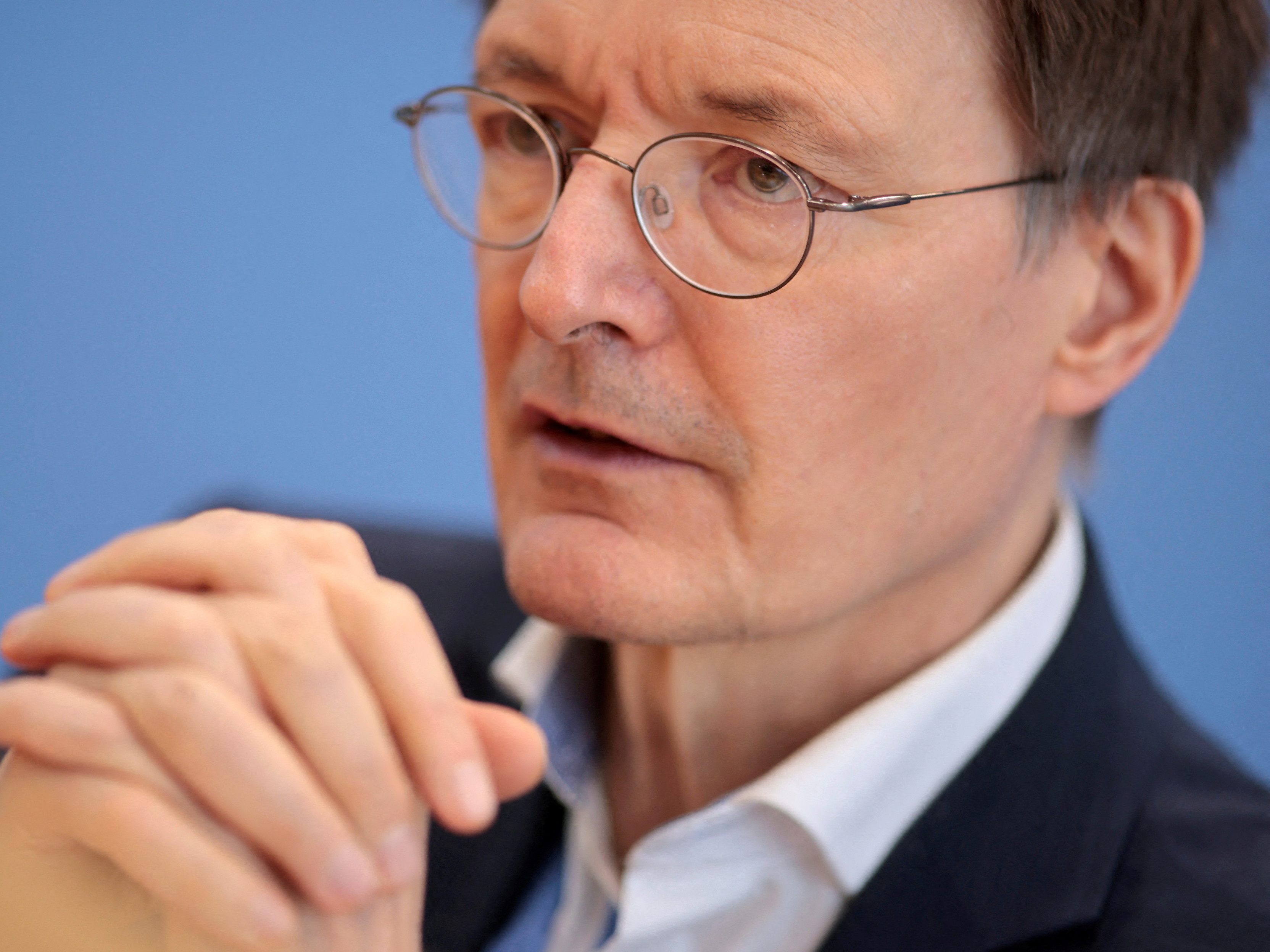 Jene Beschuldigten, die die Entführung des deutschen Gesundheitsministers Karl Lauterbach geplant haben sollen, schweigen. Jene Beschuldigten, die die Entführung des deutschen Gesundheitsministers Karl Lauterbach geplant haben sollen, schweigen.
