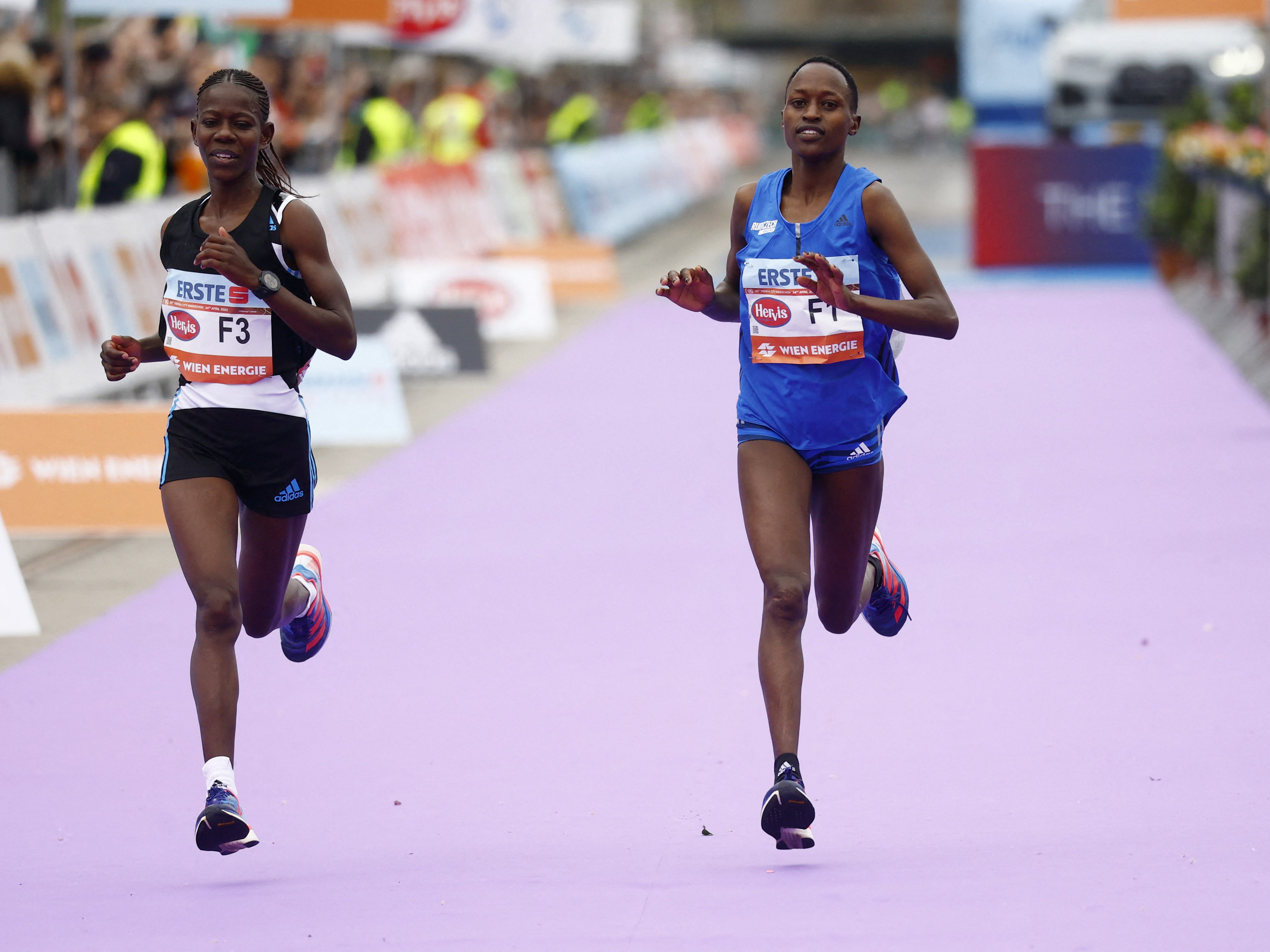 Vibian Chepkirui hat beim Wien-Marathon Geschichte geschrieben.