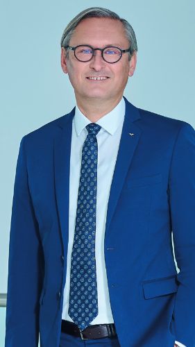 Betr.oec. Gerhard Hamel, Vorstandsvorsitzender, links: Dr. Helmut Winkler, Vorstandsdirektor