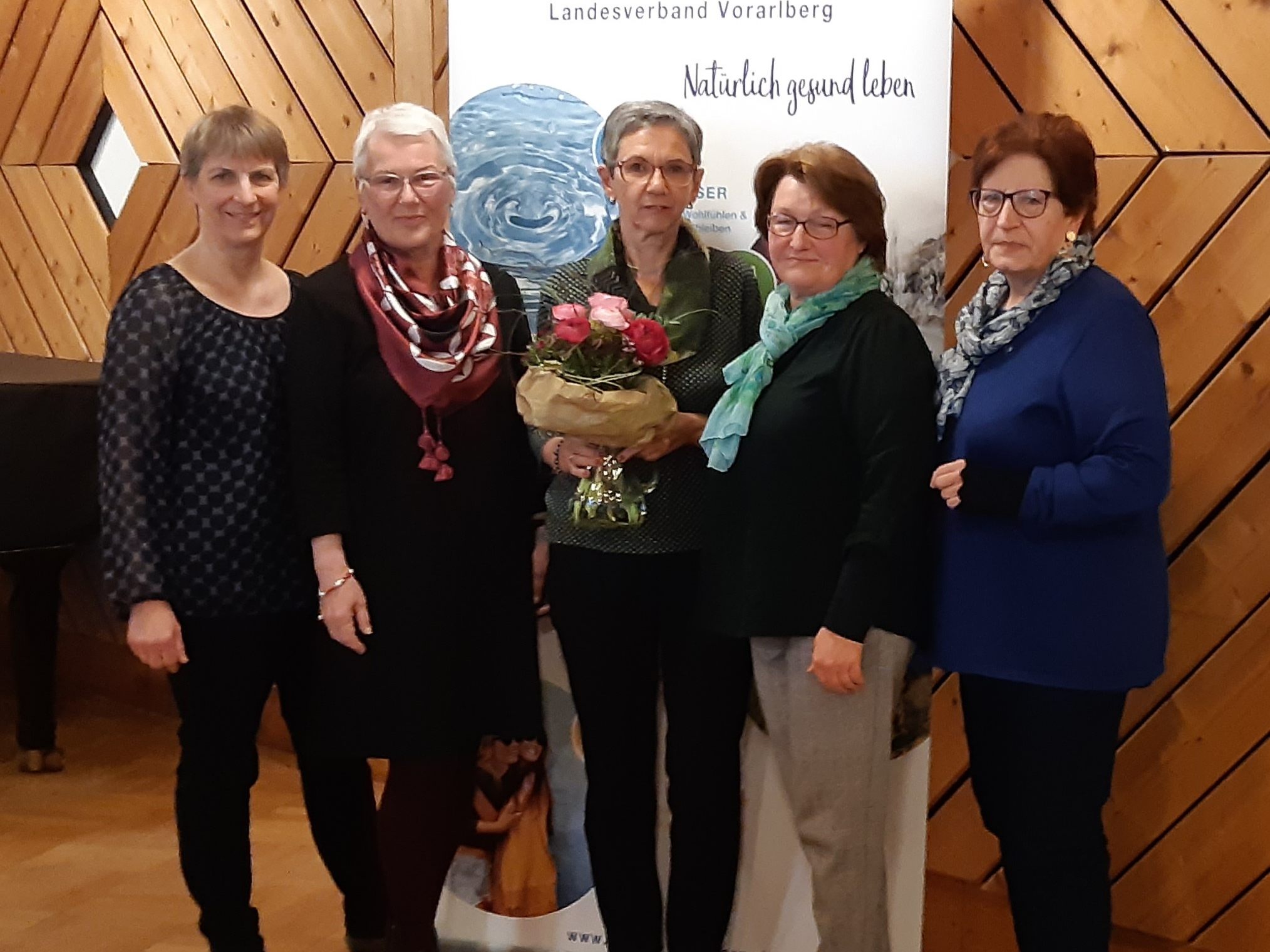Elisabeth Salcher (Kassierin),Imke Köb (Stv.Vorsitzende), Ingrid Natter (Vorsitzende), Landesleiterin Sylvia Jaschitz und Margit Ritschel (Schriftführerin)