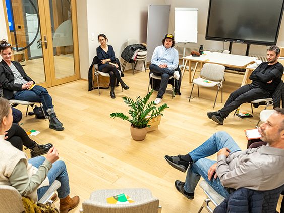 Der Firobad lädt dazu ein, in andere Lebenswelten einzutauchen. (Foto. Jürgen Gorbach/ AK)