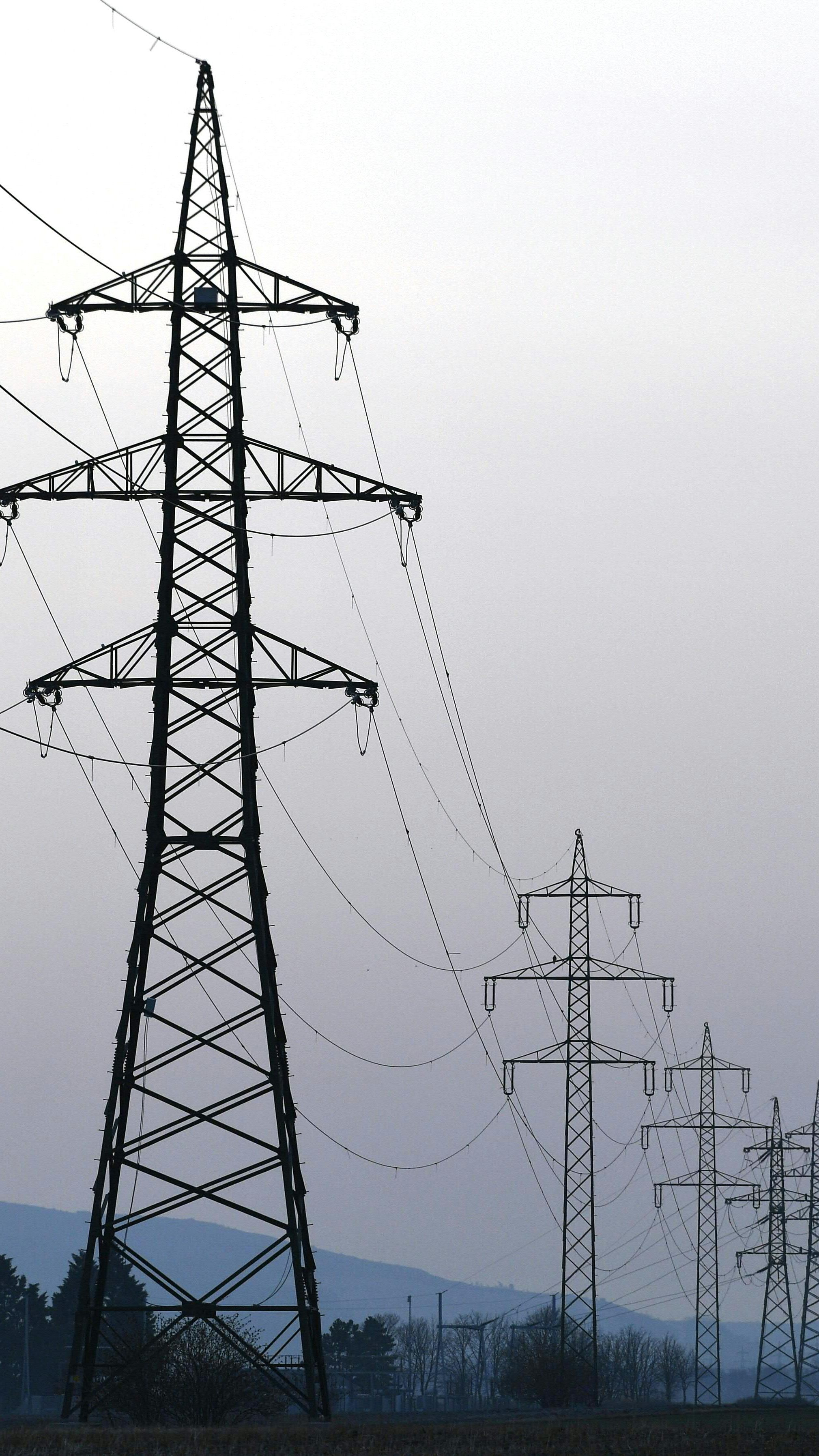 Strom-Großhandelspreise springen weiter nach oben.