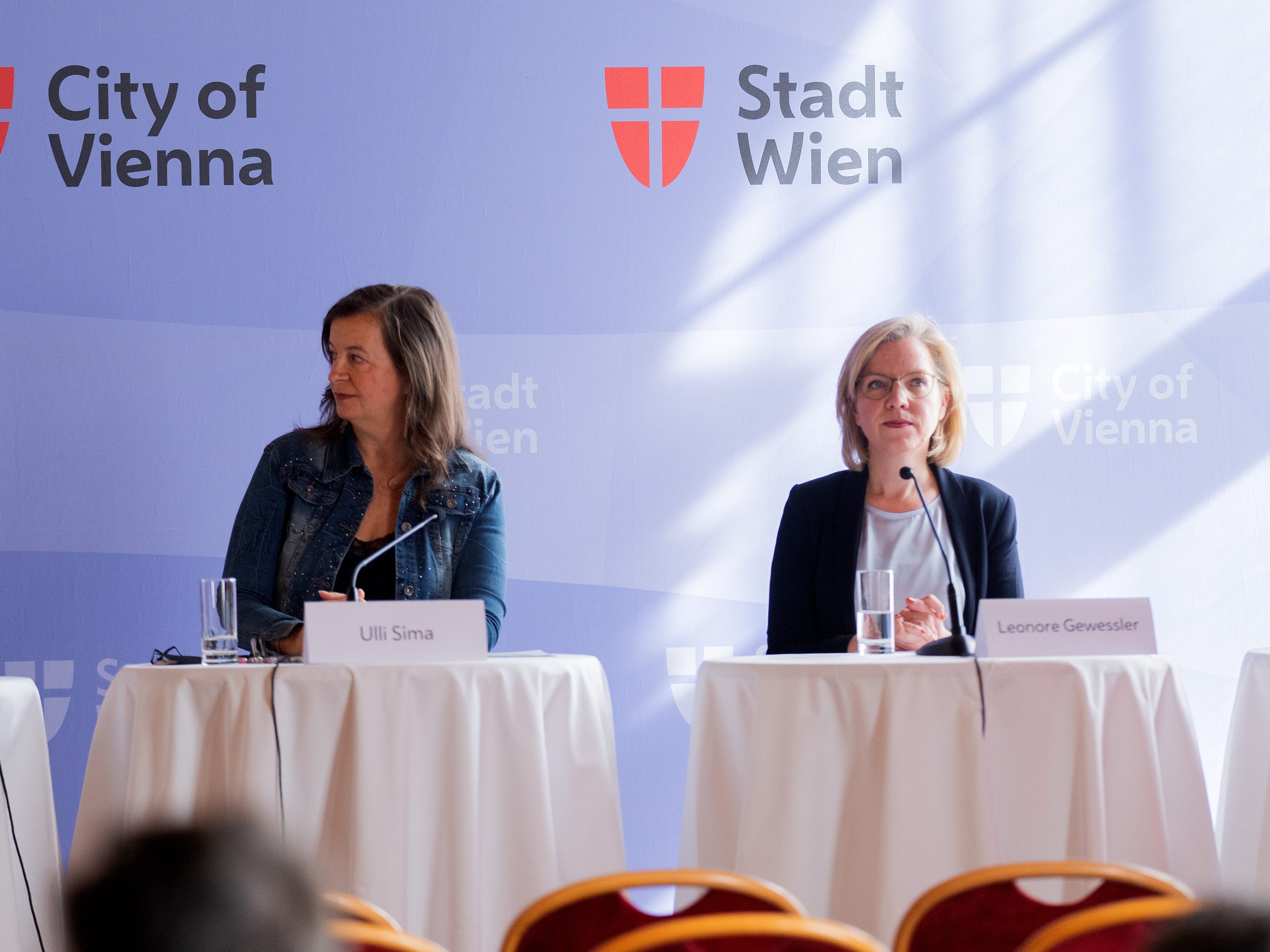 Landesrat Daniel Zadra (Grüne), StR. Ulli Sima (SPÖ), Klimaschutzministerin Leonore Gewessler (Grüne) und Präsident des Gemeindebundes Alfred Riedl beim 13. Österreichischen Radgipfel im Wiener Rathaus am Montag. Landesrat Daniel Zadra (Grüne), StR. Ulli Sima (SPÖ), Klimaschutzministerin Leonore Gewessler (Grüne) und Präsident des Gemeindebundes Alfred Riedl beim 13. Österreichischen Radgipfel im Wiener Rathaus am Montag.
