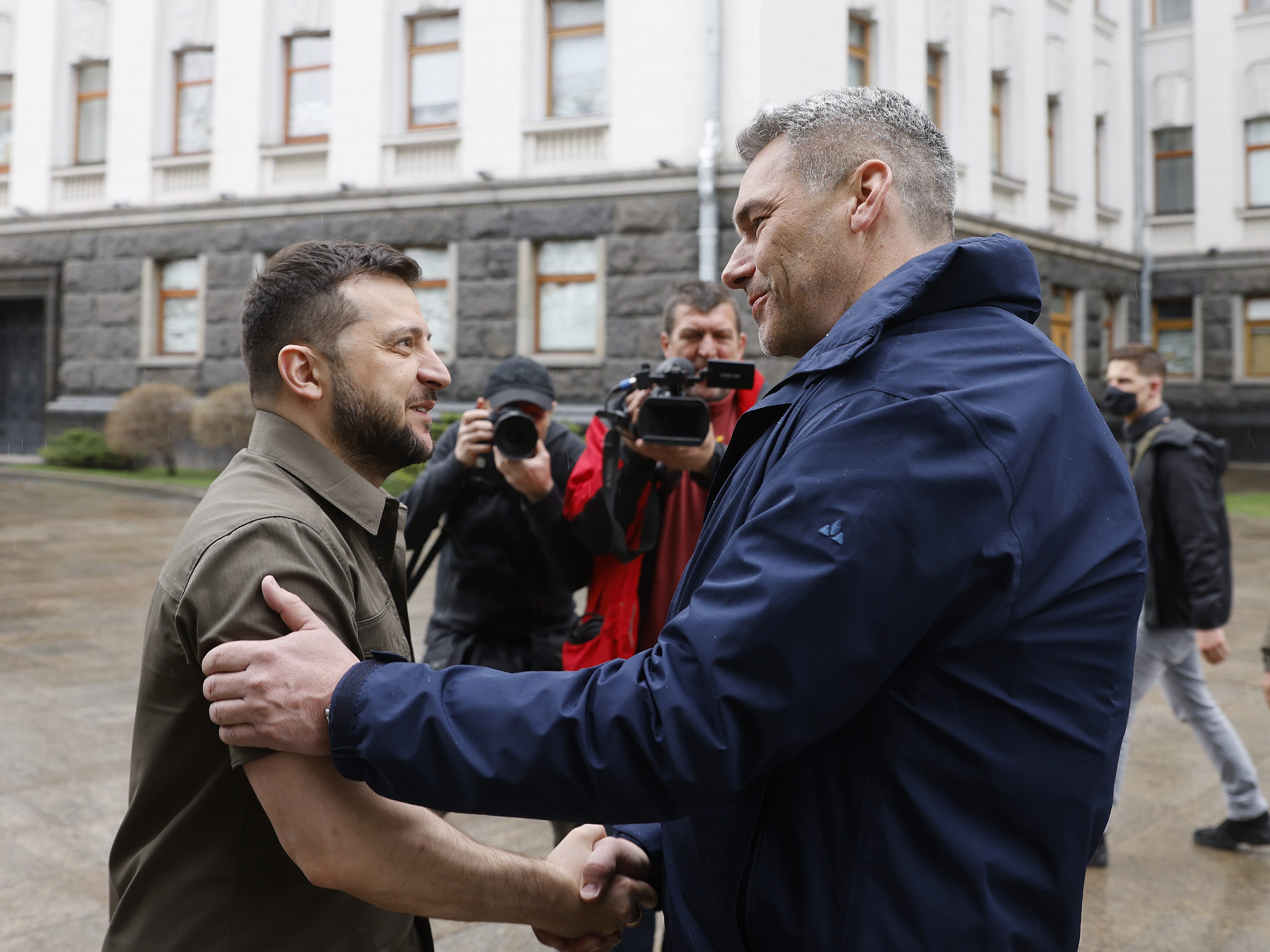 Bundeskanzler Nehammer traf den ukrainischen Präsidenten Selenskyj in Kiew. Bundeskanzler Nehammer traf den ukrainischen Präsidenten Selenskyj in Kiew.