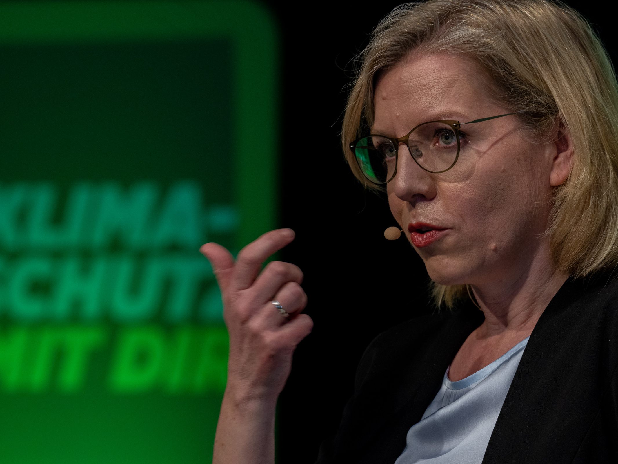 Klimaschutzministerin Leonore Gewessler erließ Weisung, zwei Bauprojekte rund um den Lobautunnel "ruhend zu stellen" Klimaschutzministerin Leonore Gewessler erließ Weisung, zwei Bauprojekte rund um den Lobautunnel "ruhend zu stellen"