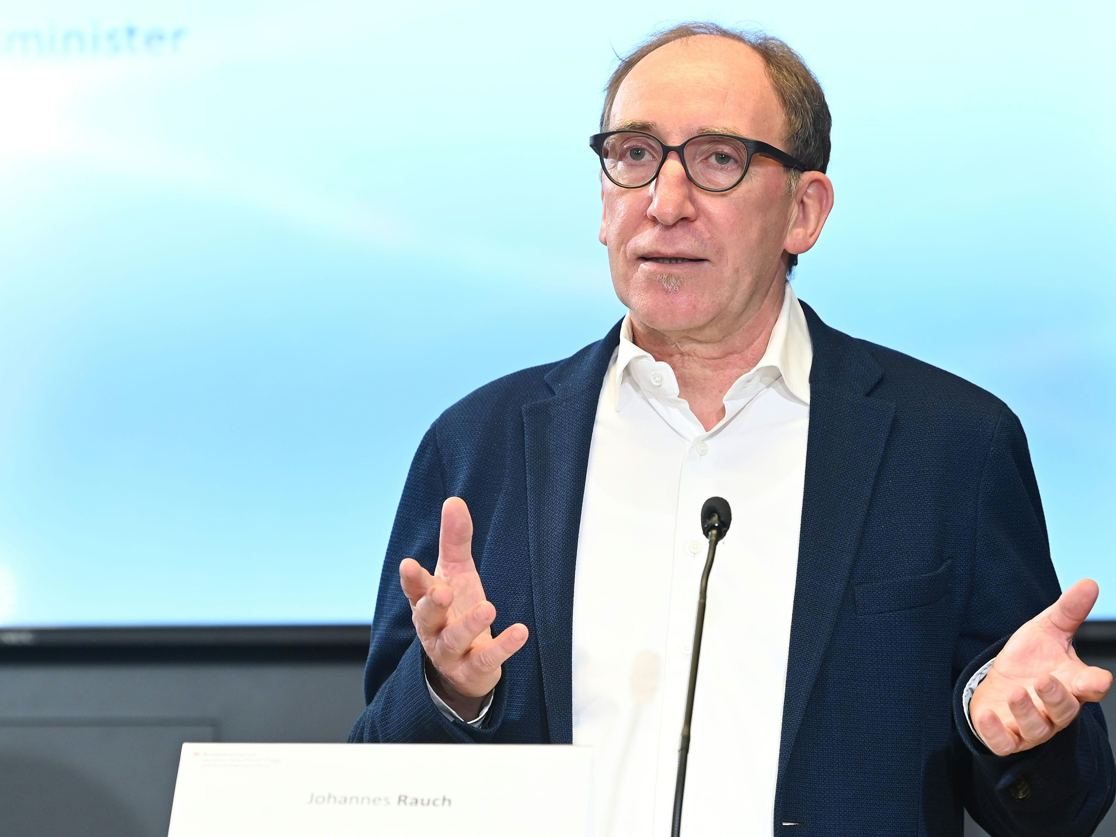 Rauch: Beinahe 50 Prozent wären ohne Sozialleistungen und Pensionen armutsgefährdet. Rauch: Beinahe 50 Prozent wären ohne Sozialleistungen und Pensionen armutsgefährdet.