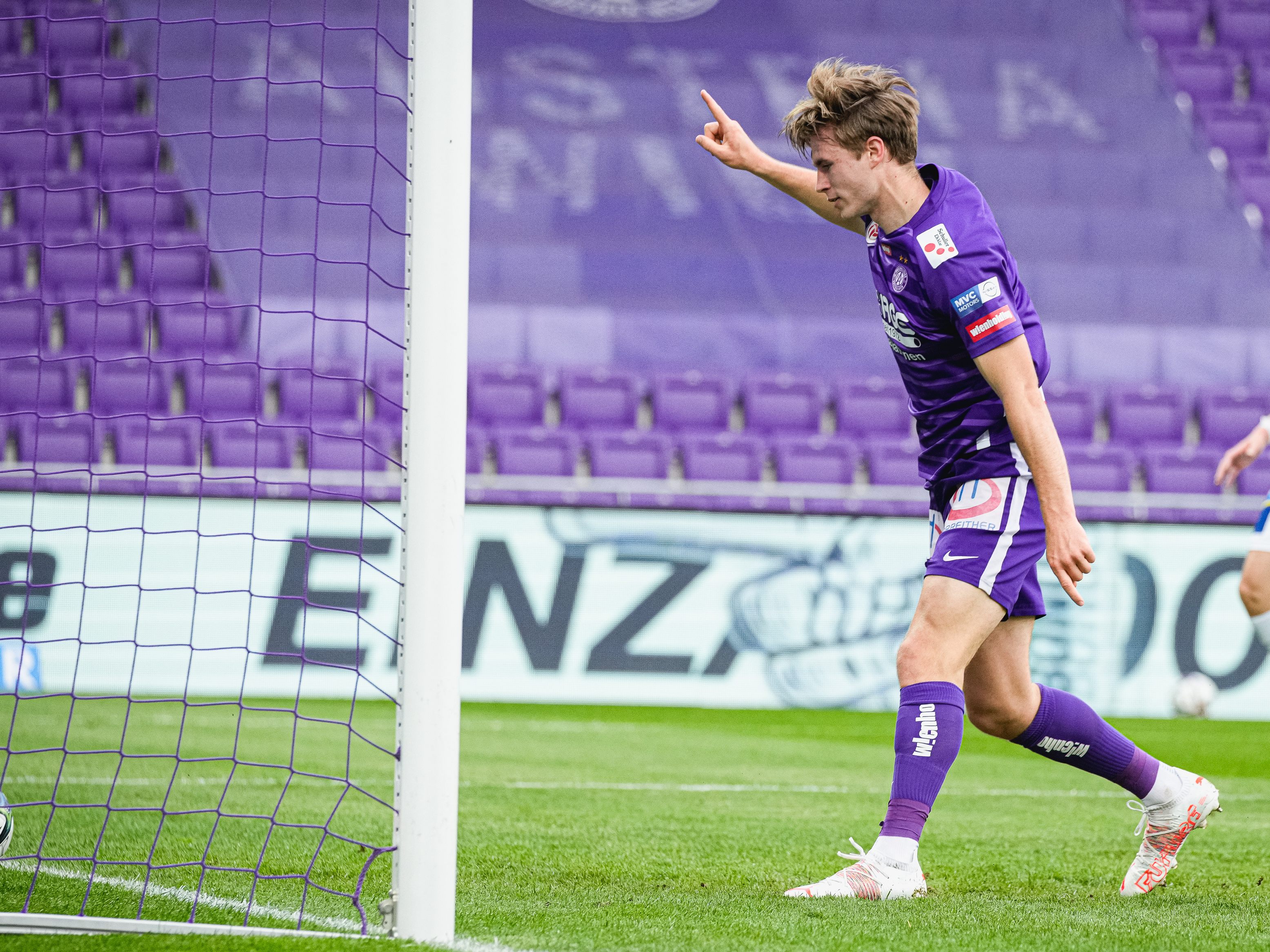Patrick Wimmer ist ehemaliger Spieler der Wiener Austria. Von Bielefeld geht es für ihn im Sommer zu Wolfsburg. Patrick Wimmer ist ehemaliger Spieler der Wiener Austria. Von Bielefeld geht es für ihn im Sommer zu Wolfsburg.