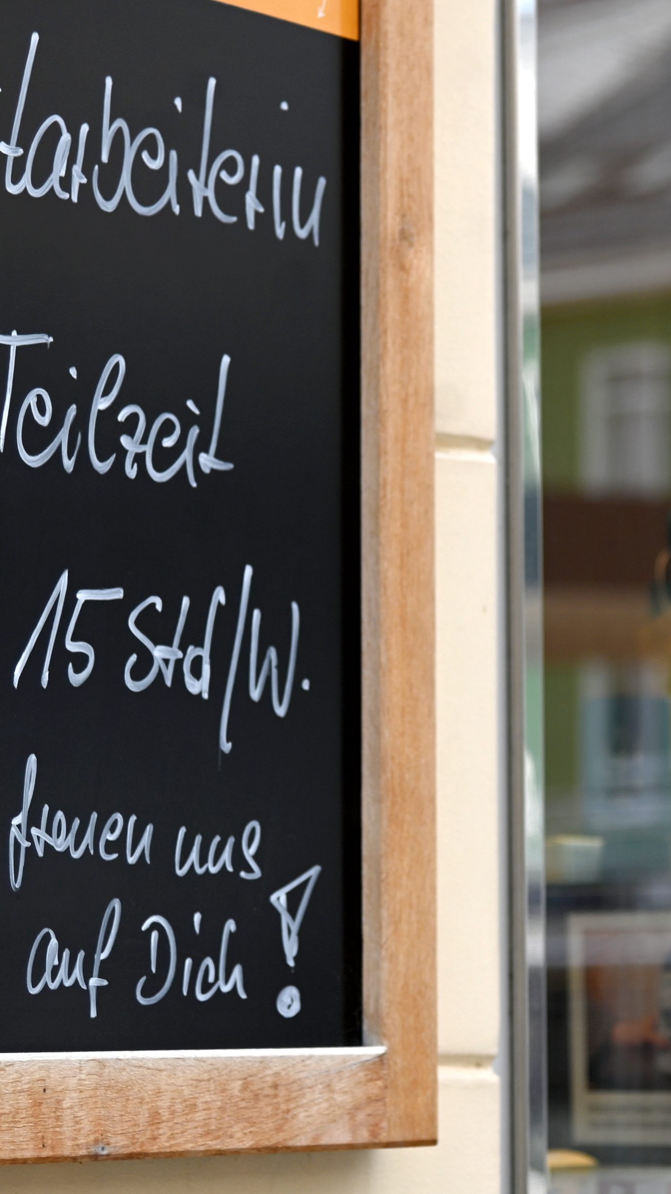 Hoffnung auf 10.000 Jobs in IT, Gastro und Sozialem für Ukraine-Flüchtlinge.