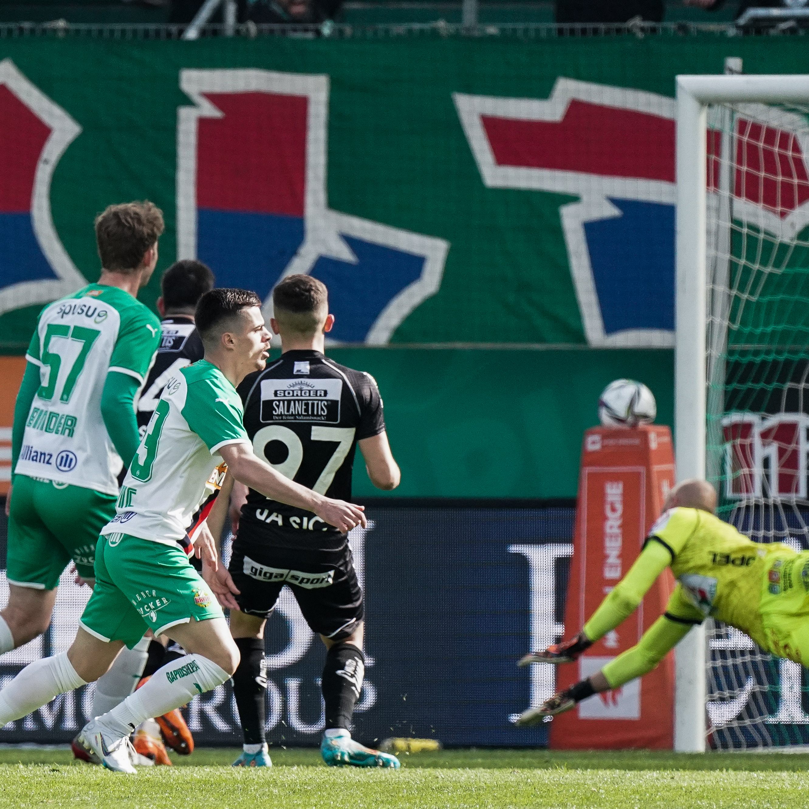 Dragoljub Savic schoss im April für Rapid Wien das Siegestor gegen den WAC. Sein Vertrag wurde verlängert.