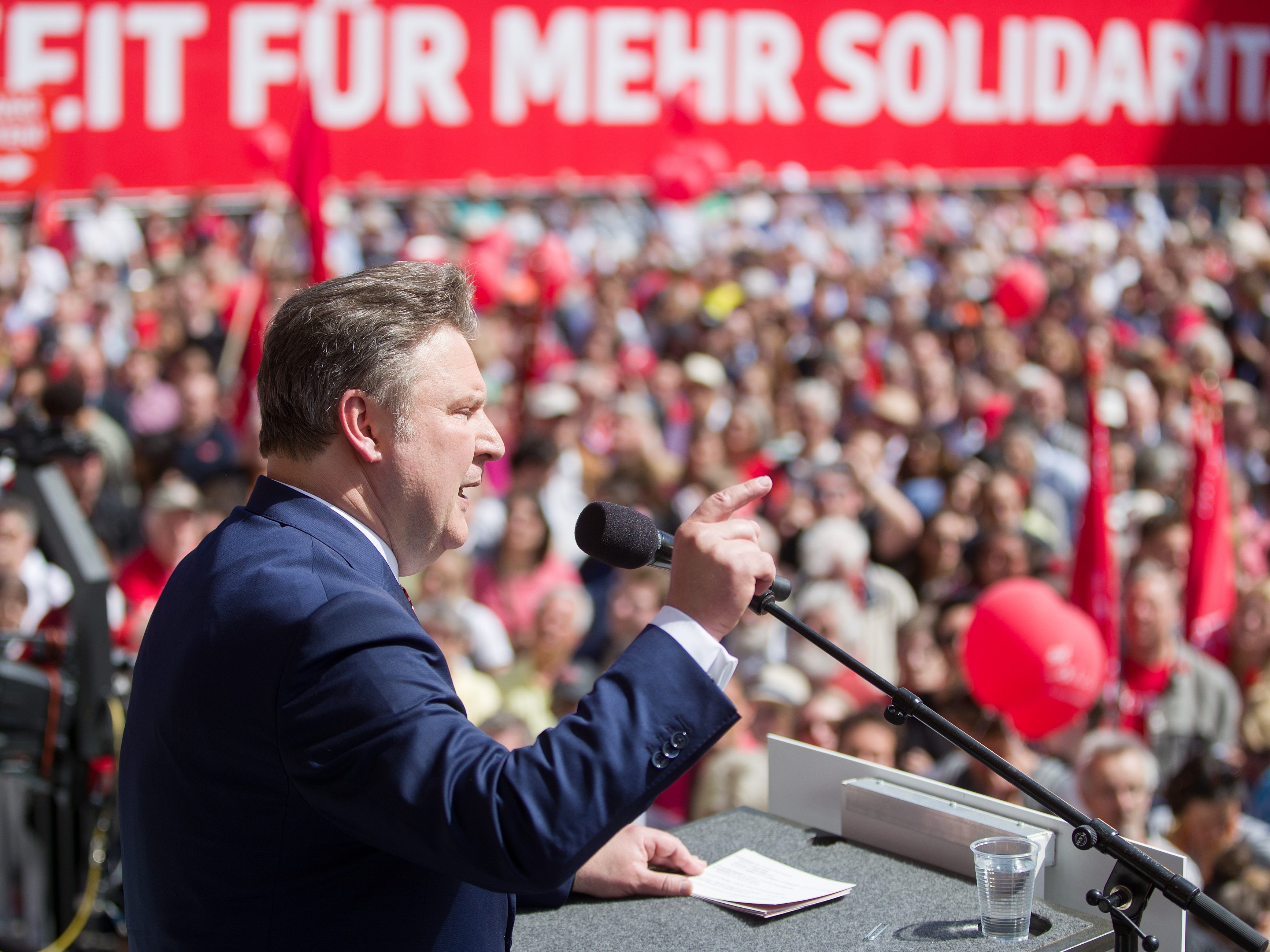 Das Abschlussevent steigt am Wiener Rathausplatz. Reden - u.a. von SPÖ-Bürgermeister Ludwig - stehen auf dem Programm. Das Abschlussevent steigt am Wiener Rathausplatz. Reden - u.a. von SPÖ-Bürgermeister Ludwig - stehen auf dem Programm.