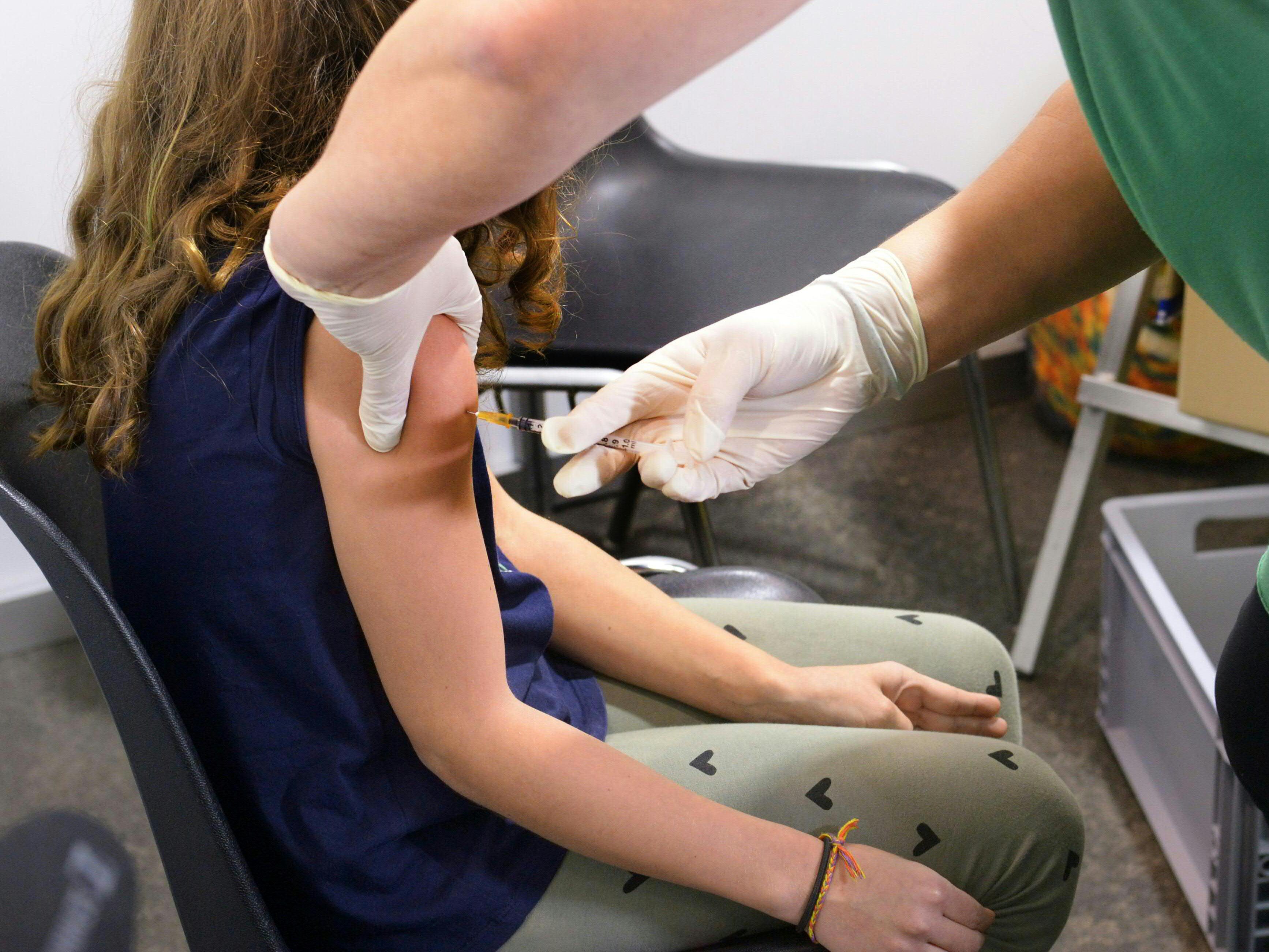 Die Impfempfehlung von Meningokokken B wurde auf bis zu 25-jährige Erwachsene erweitert.